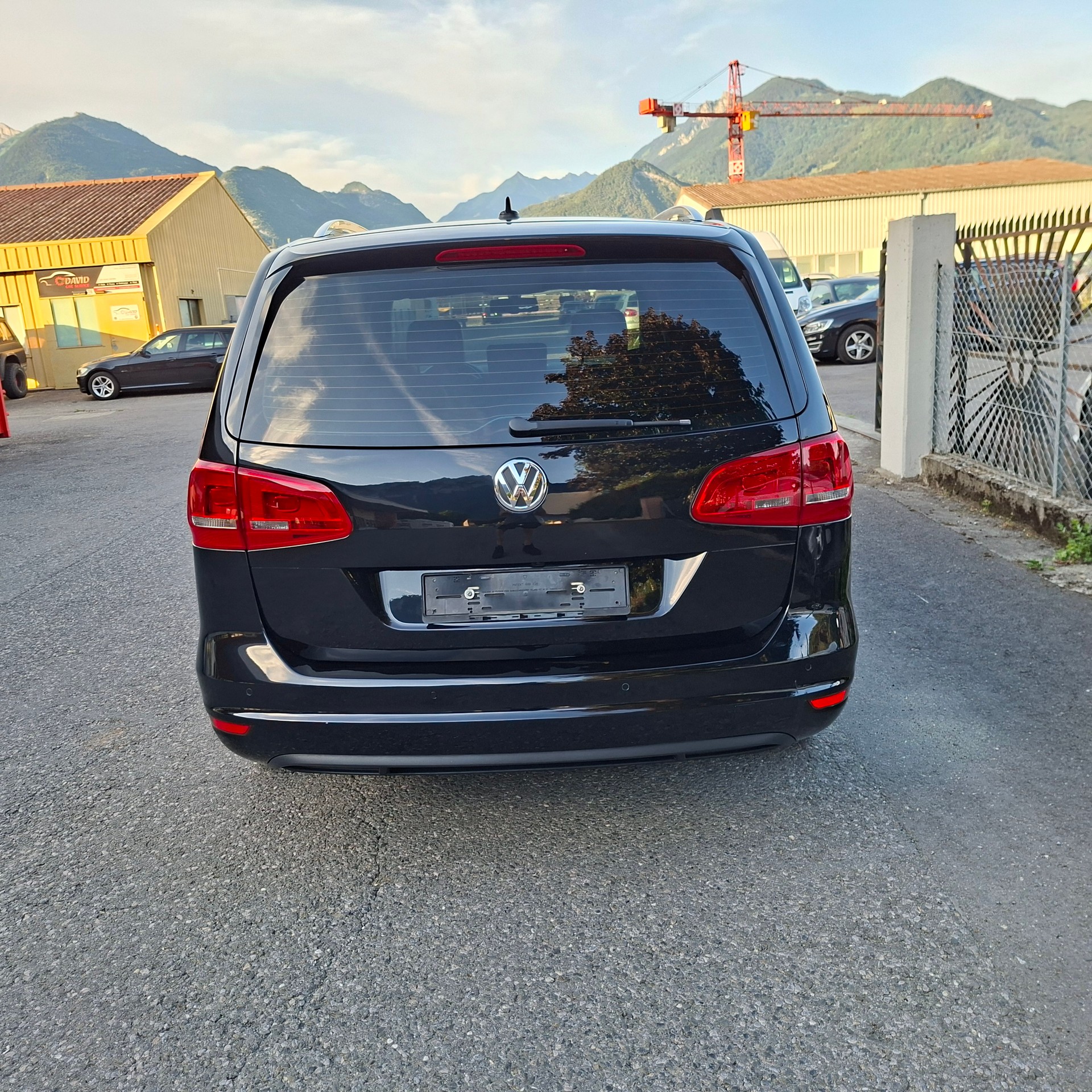 VW Sharan 2.0 TDI BlueMotion Technology Highline DSG-image-6