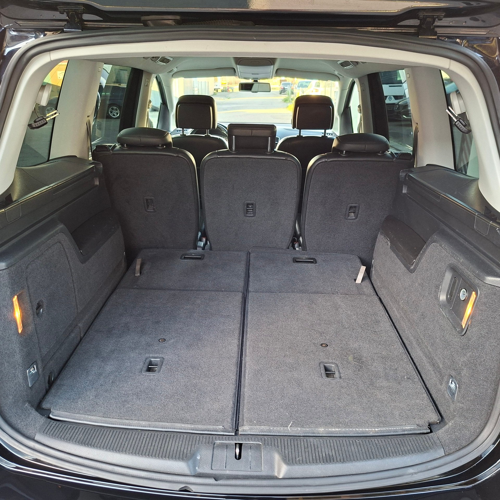 VW Sharan 2.0 TDI BlueMotion Technology Highline DSG-image-7