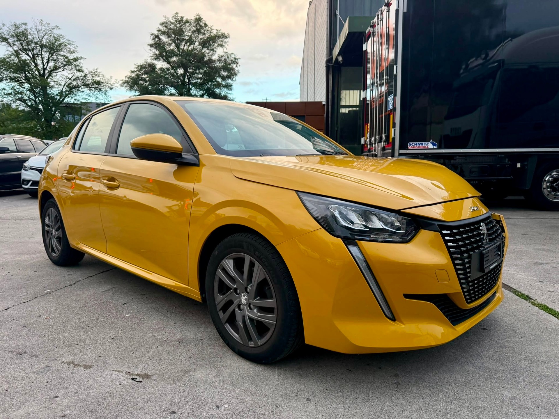 PEUGEOT 208 1.2 PureTech Active Pack-image-1