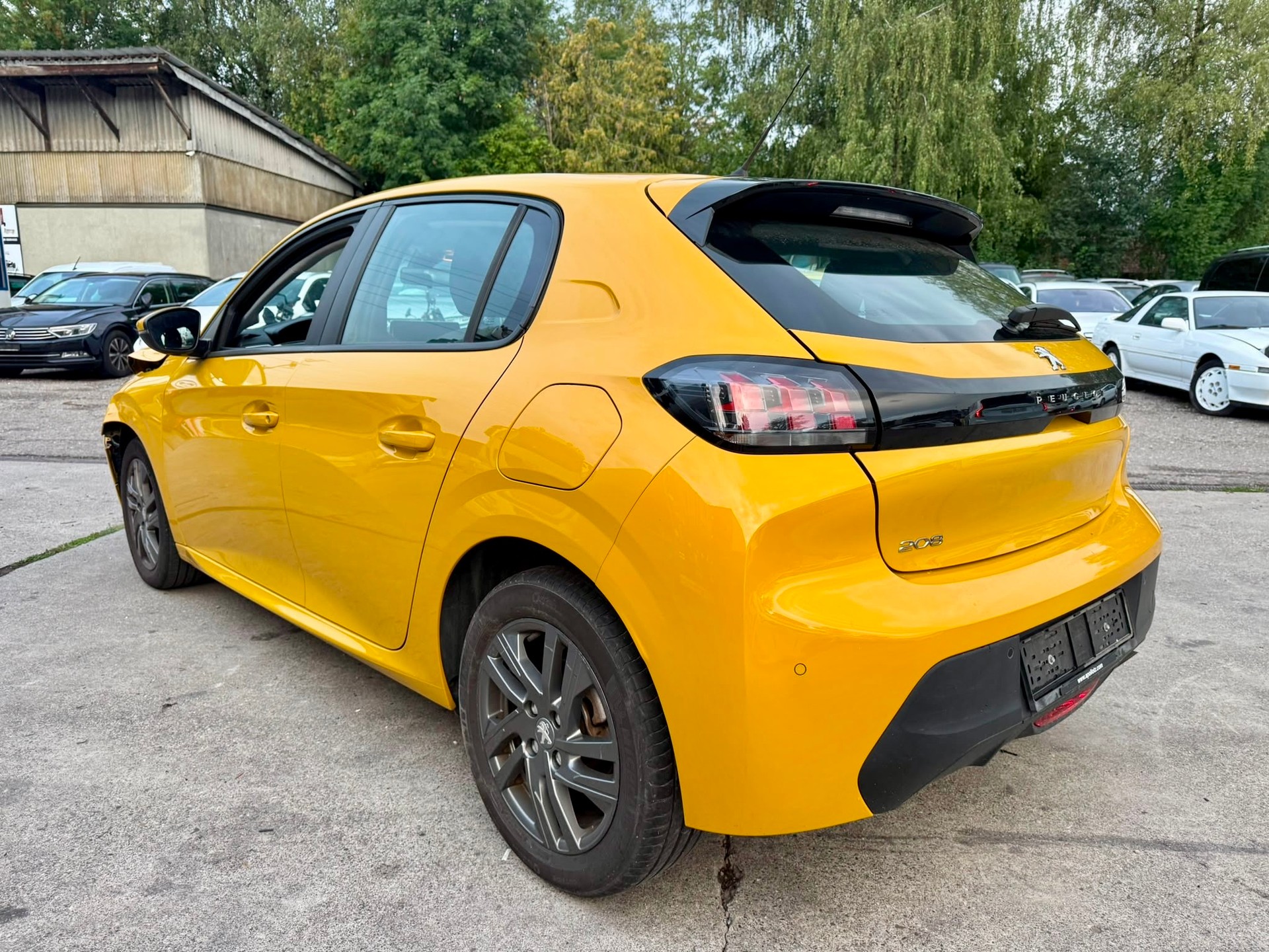 PEUGEOT 208 1.2 PureTech Active Pack-image-3