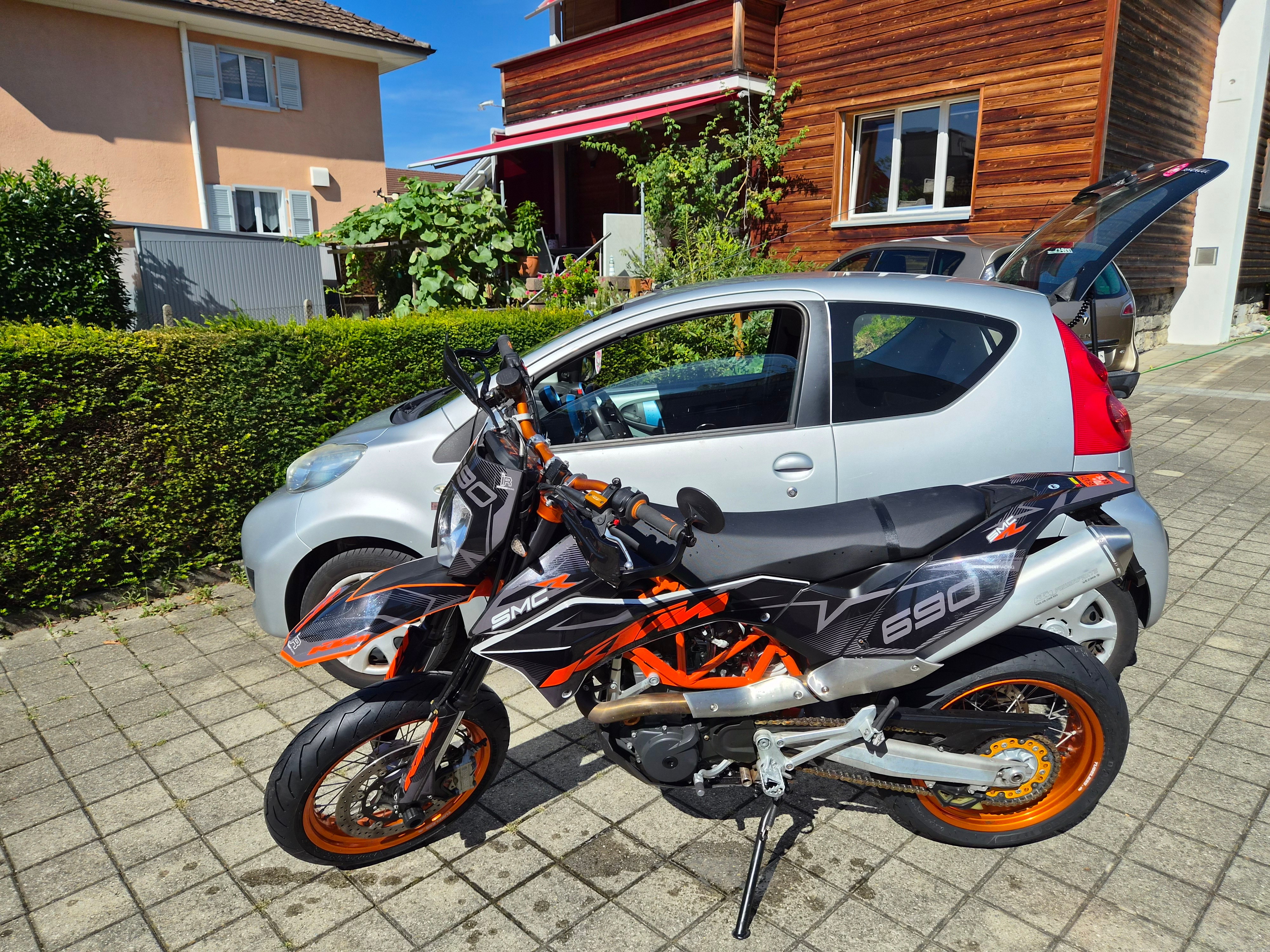 Car photo