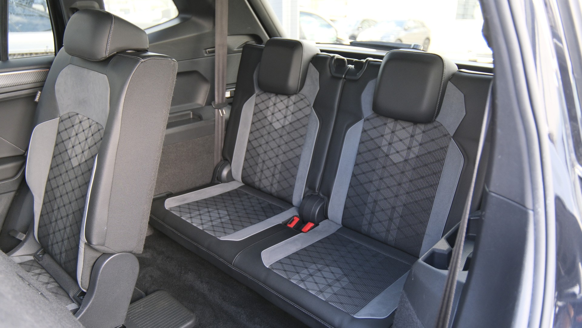 VW Tiguan Allspace 2.0TSI R-Line 4Motion DSG-image-5