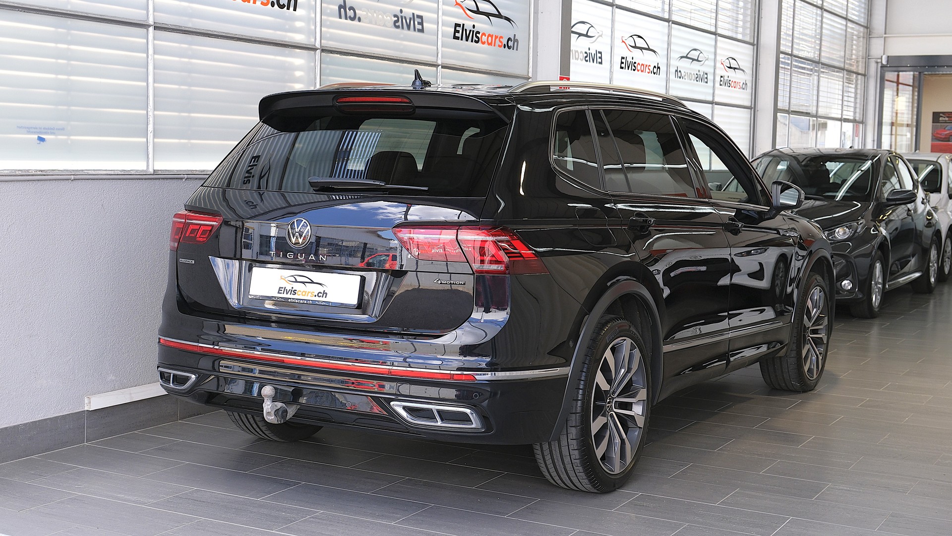 VW Tiguan Allspace 2.0TSI R-Line 4Motion DSG-image-27