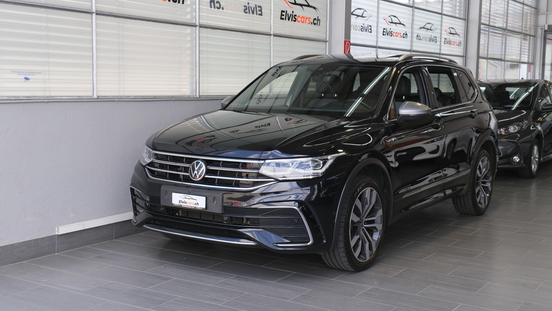 VW Tiguan Allspace 2.0TSI R-Line 4Motion DSG-image-9