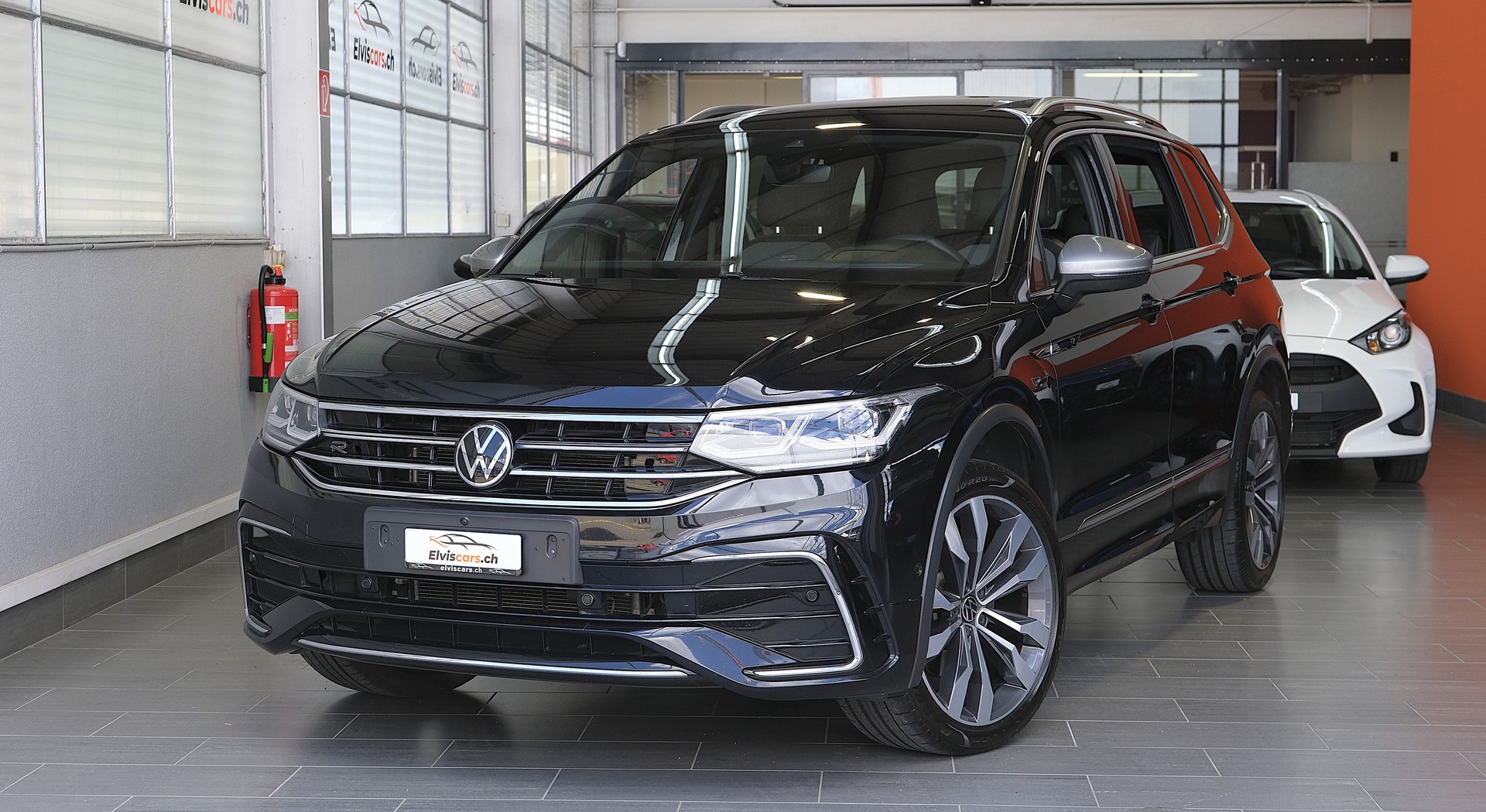 VW Tiguan Allspace 2.0TSI R-Line 4Motion DSG-image-0