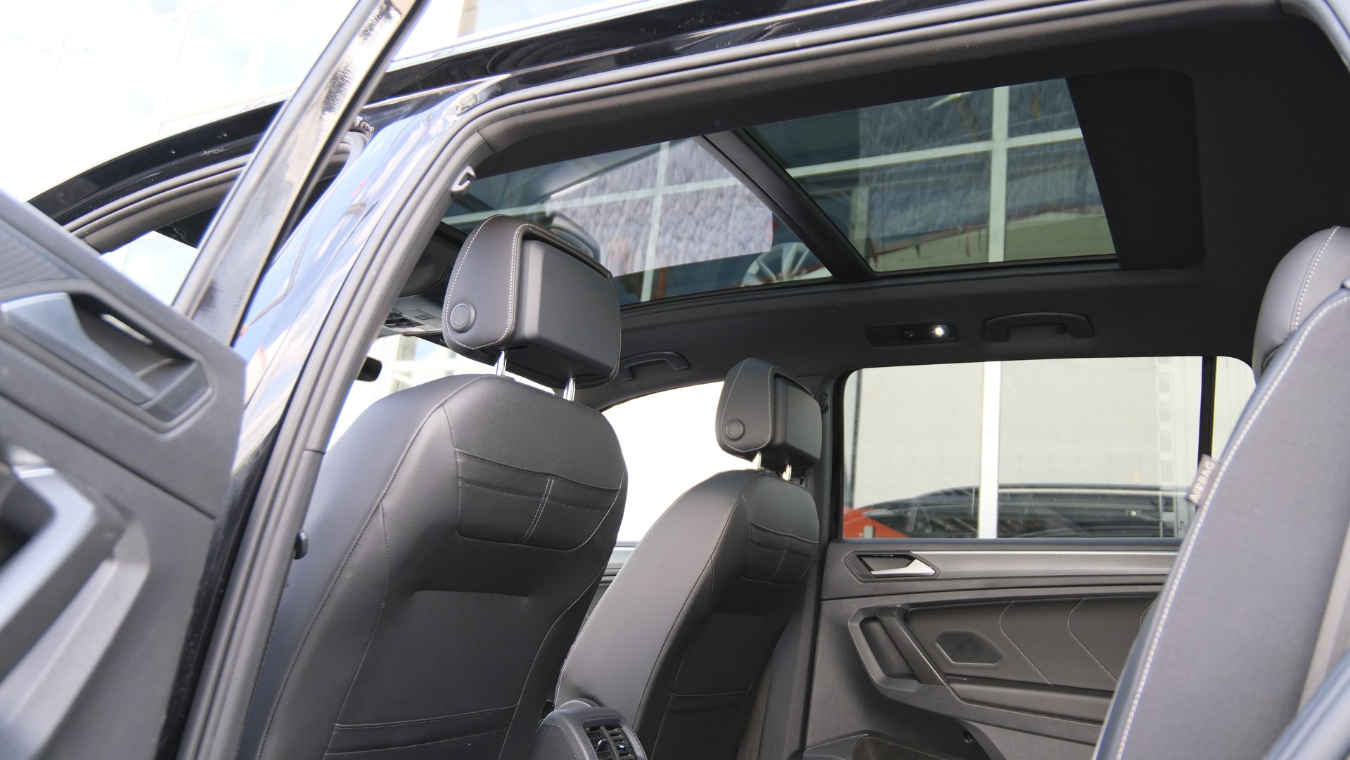 VW Tiguan Allspace 2.0TSI R-Line 4Motion DSG-image-20