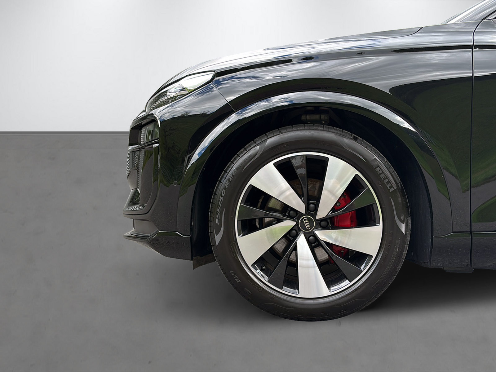AUDI Q6 e-tron quattro-image-4