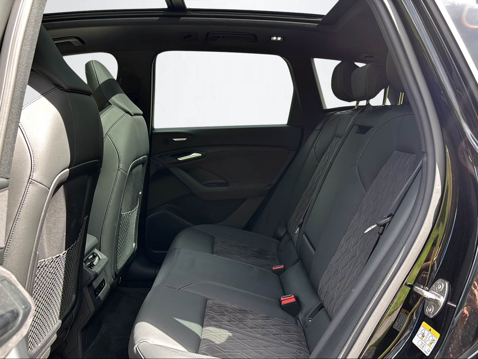 AUDI Q6 e-tron quattro-image-8