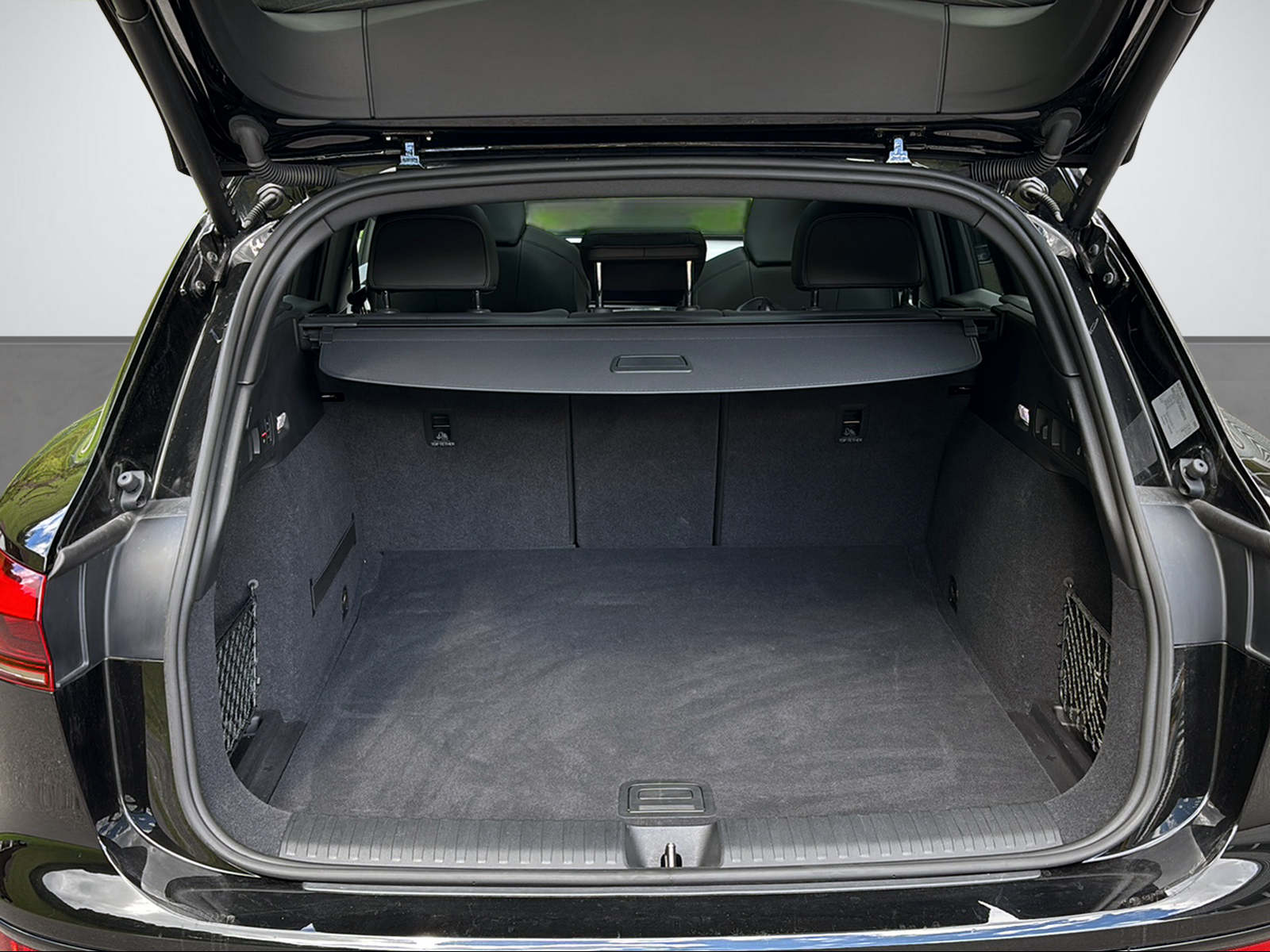 AUDI Q6 e-tron quattro-image-6