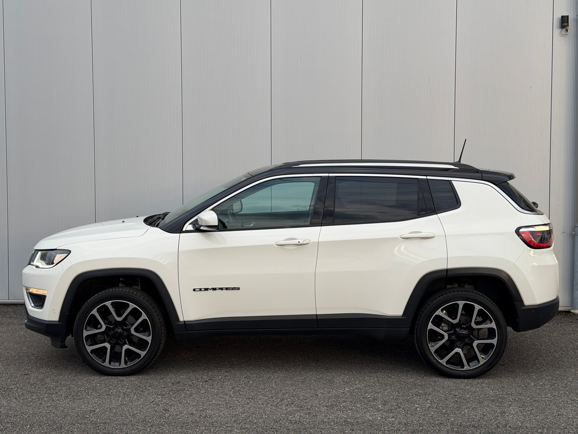 JEEP Compass 1.4 Turbo Limited AWD 9ATX-image-6
