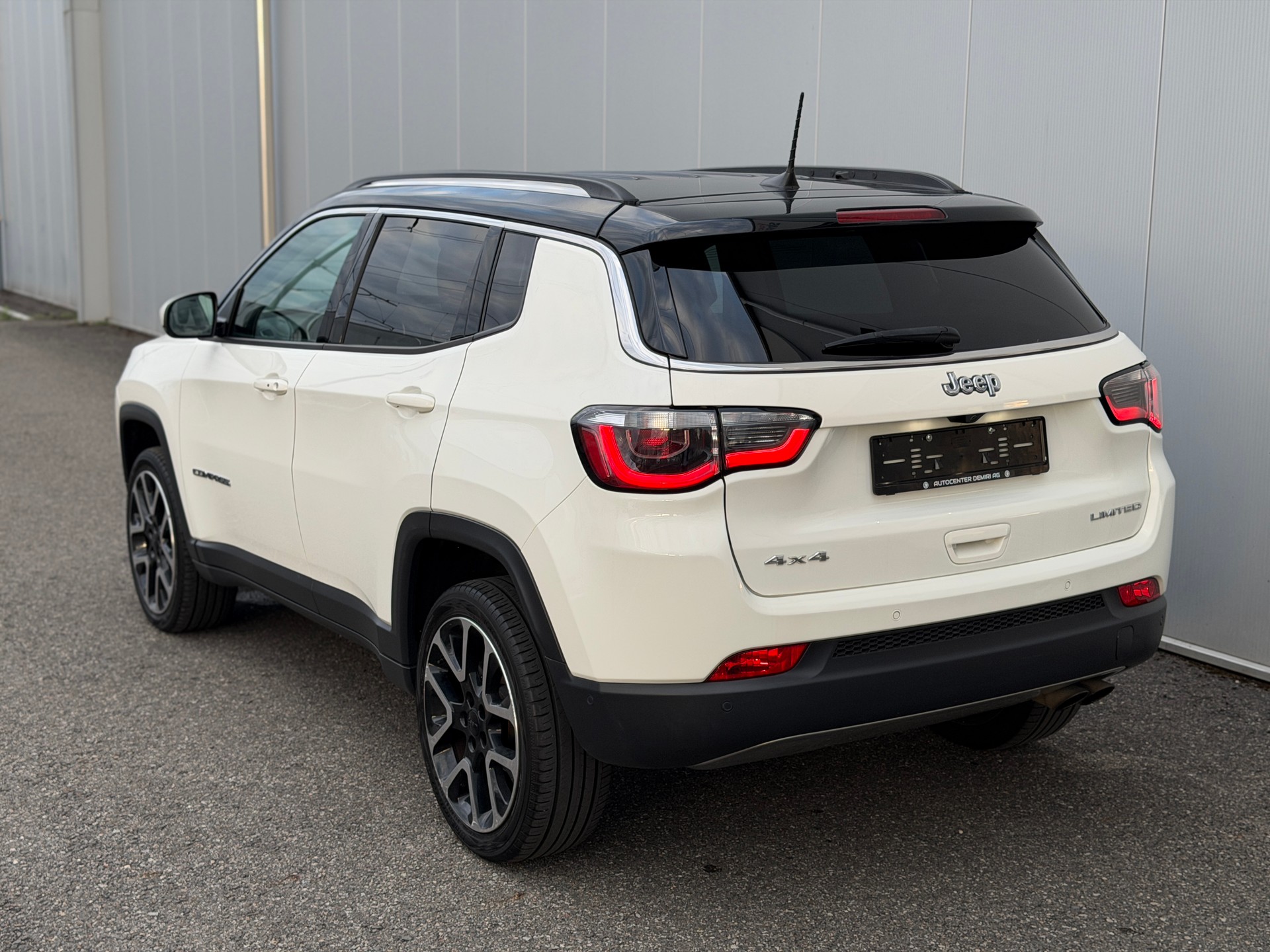 JEEP Compass 1.4 Turbo Limited AWD 9ATX-image-7