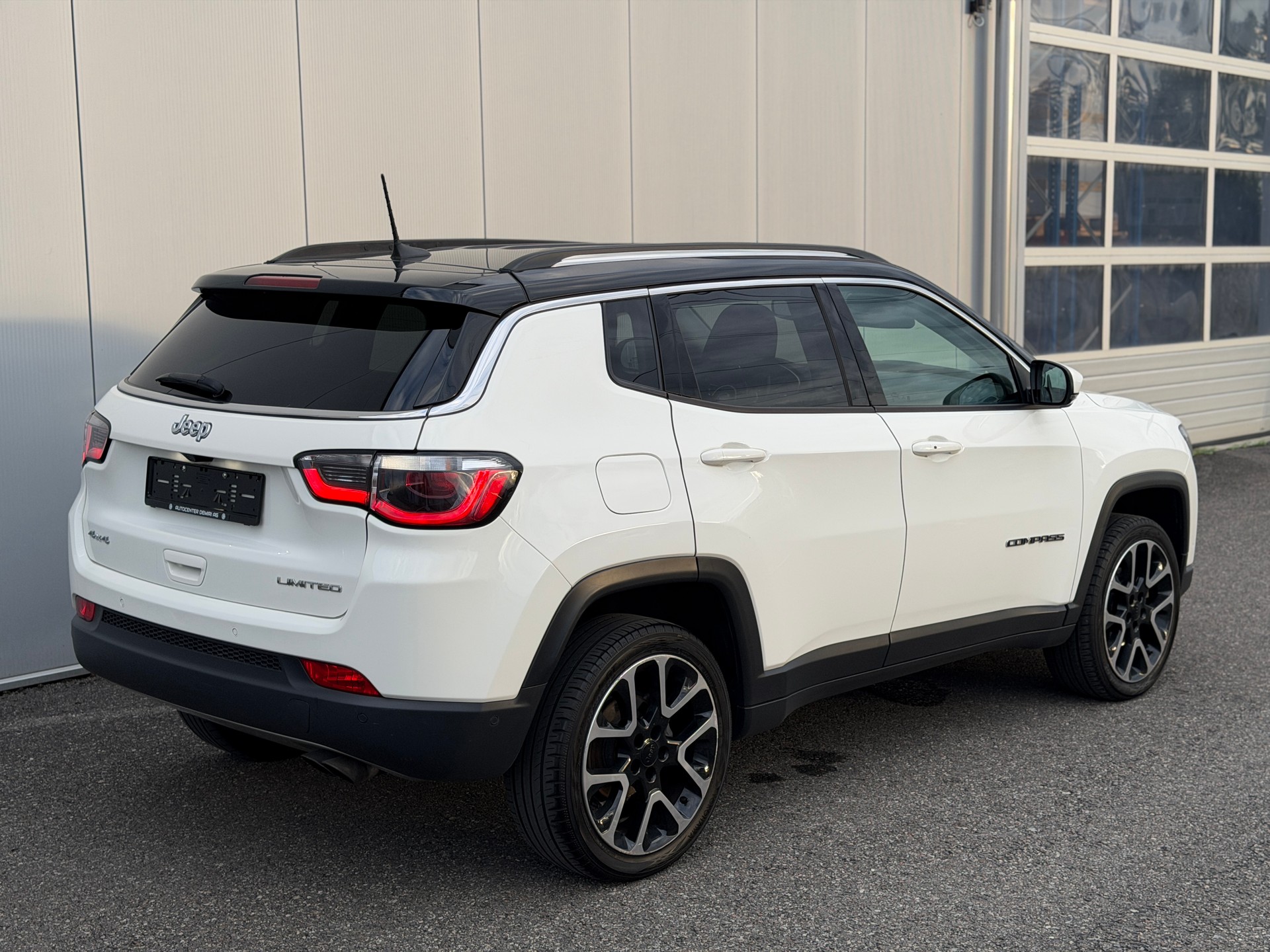 JEEP Compass 1.4 Turbo Limited AWD 9ATX-image-3