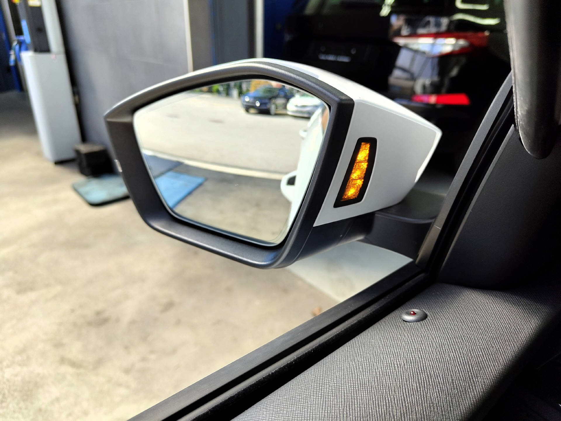 SKODA Octavia Combi 2.0 TSI Selection 4x4 DSG-image-11