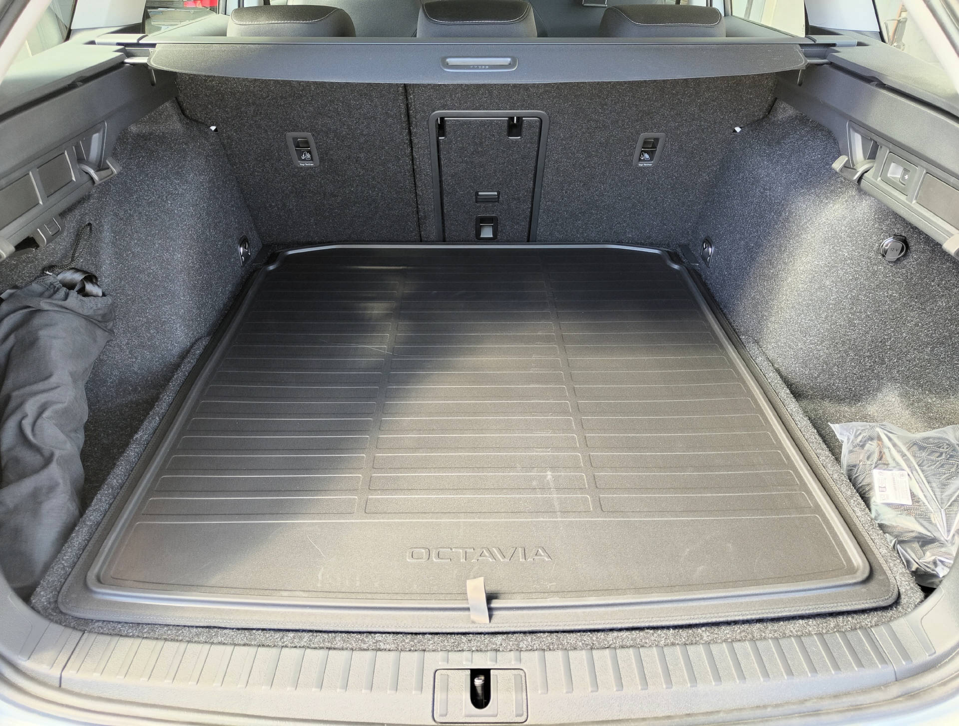 SKODA Octavia Combi 2.0 TSI Selection 4x4 DSG-image-14