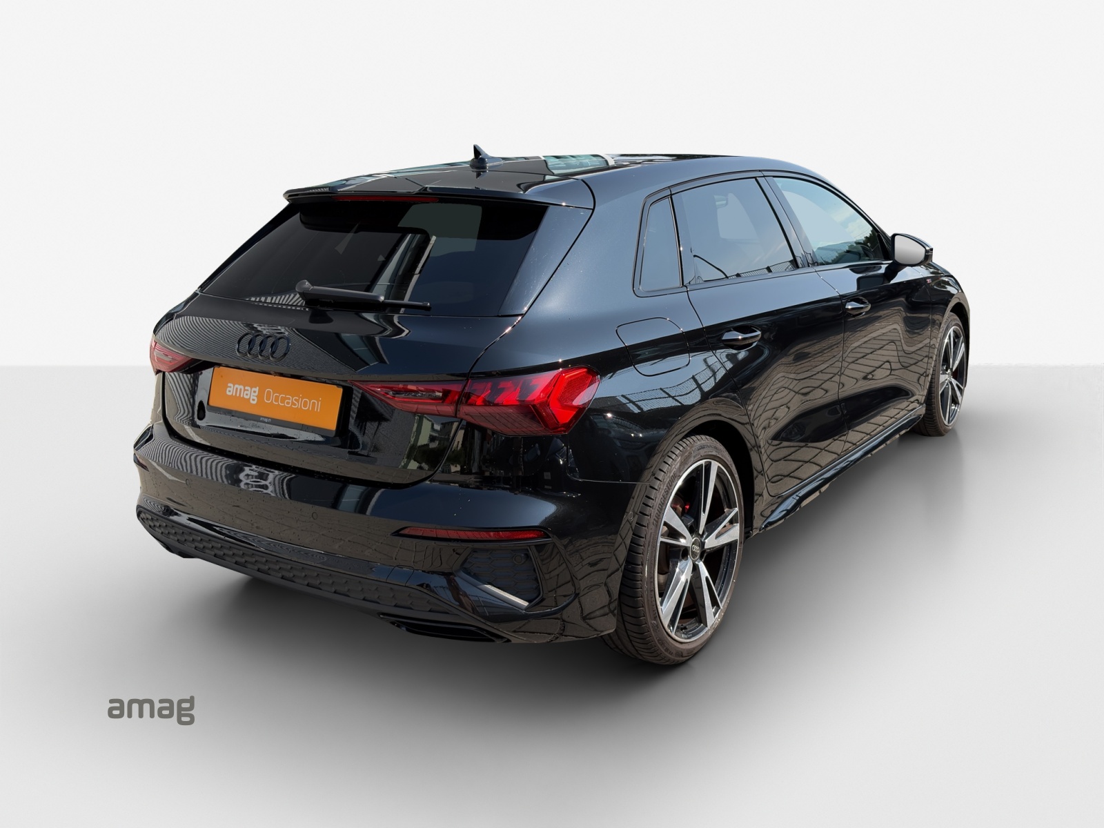 AUDI A3 Sportback 35 TFSI S line Attraction S-tronic-image-4