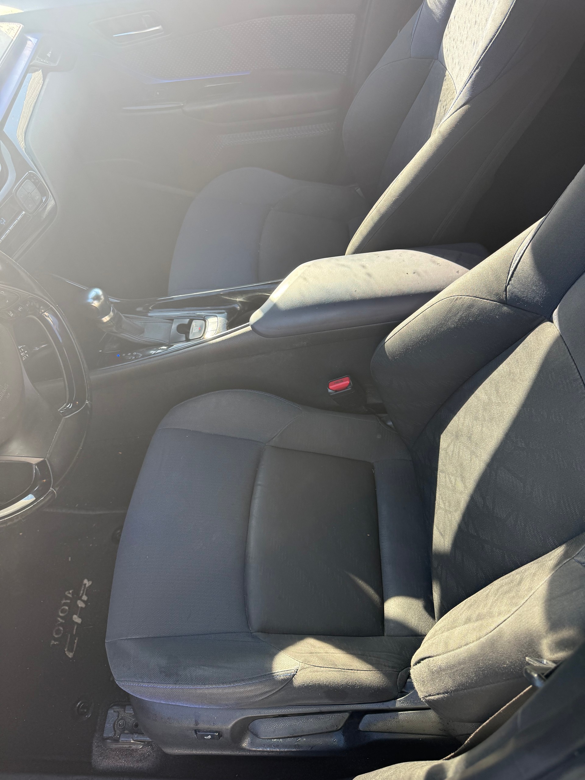 TOYOTA C-HR 1.2 Turbo Style 4WD Multidrive S-image-8