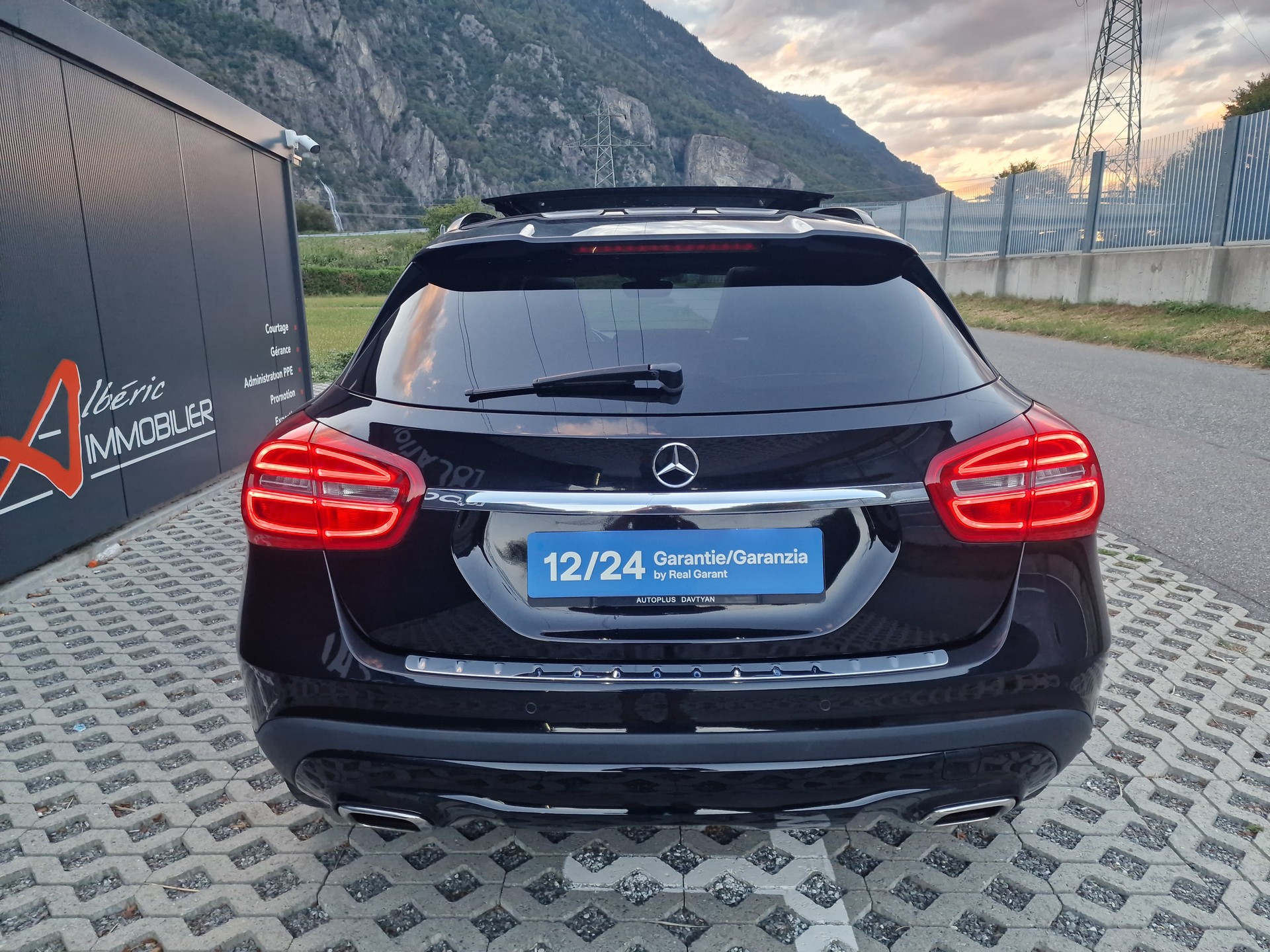 MERCEDES-BENZ GLA 250 Urban 4Matic 7G-DCT-image-5