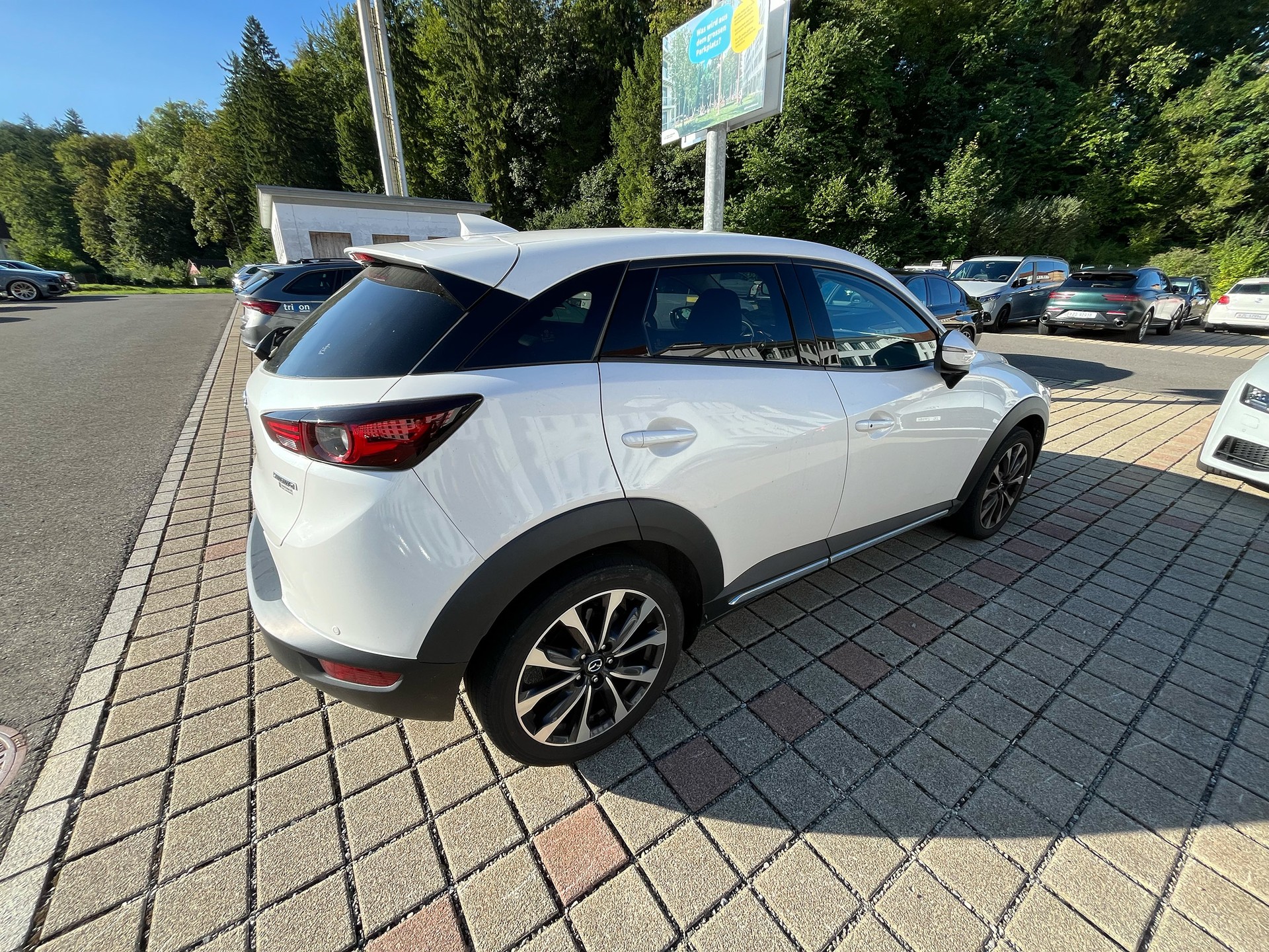 MAZDA 2.0 Revolution-image-1