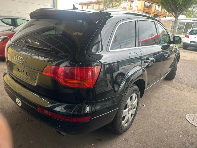 AUDI Q7 3.0 TDI quattro tiptronic-image-1