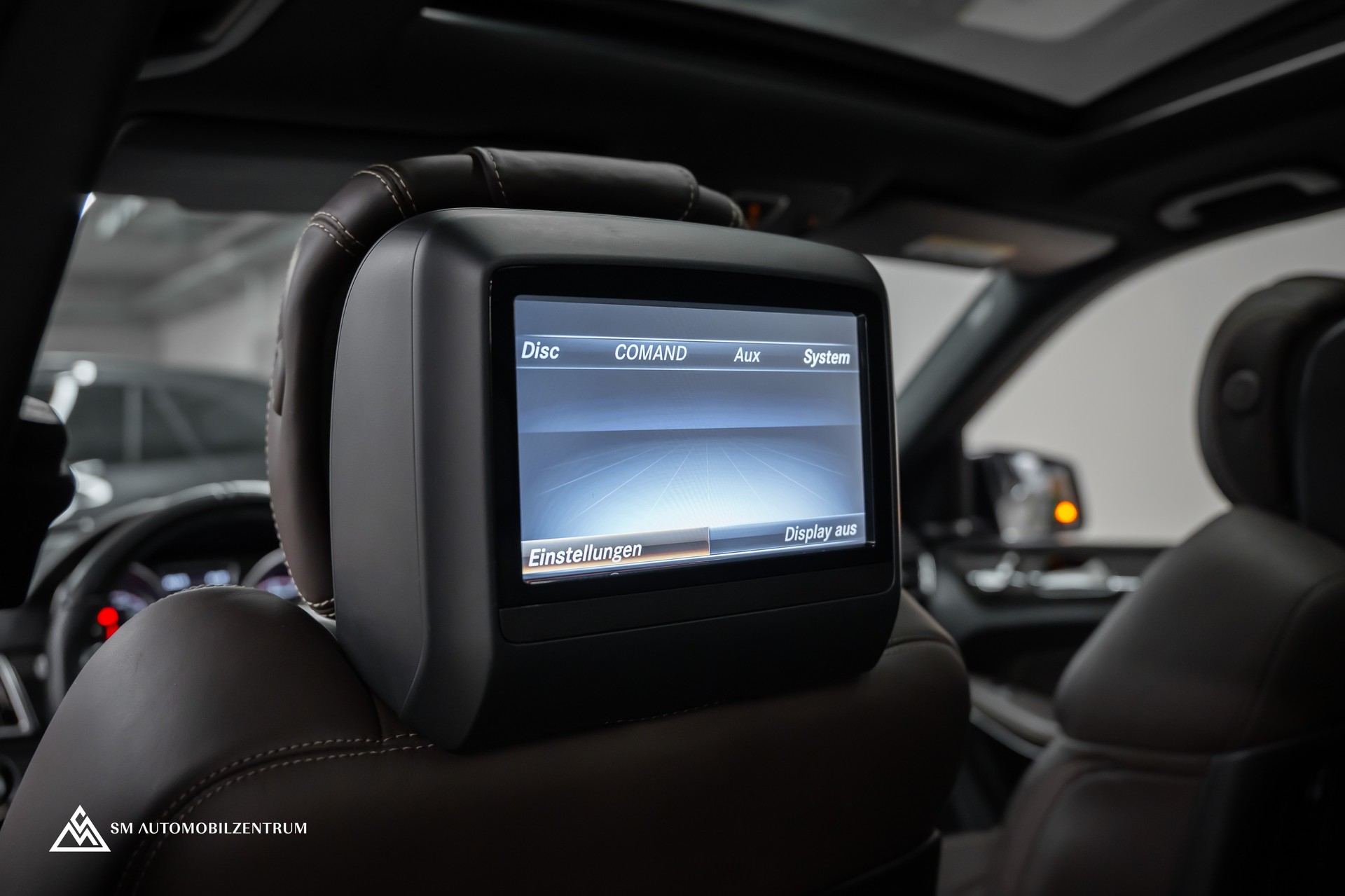 MERCEDES-BENZ GLS 63 V8 AMG / Panoramadach / 360° / Massage / Sitzbelüftung / Night Paket /-image-21
