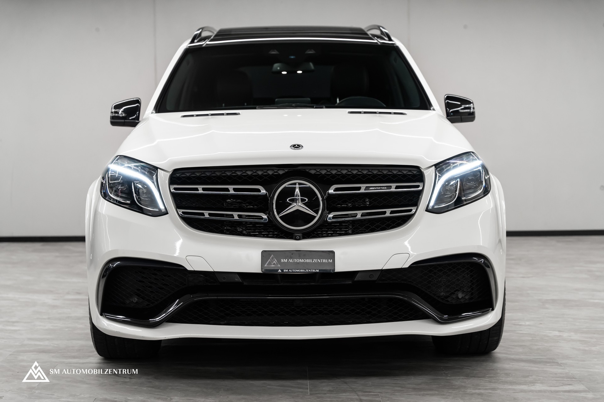 MERCEDES-BENZ GLS 63 V8 AMG / Panoramadach / 360° / Massage / Sitzbelüftung / Night Paket /-image-1