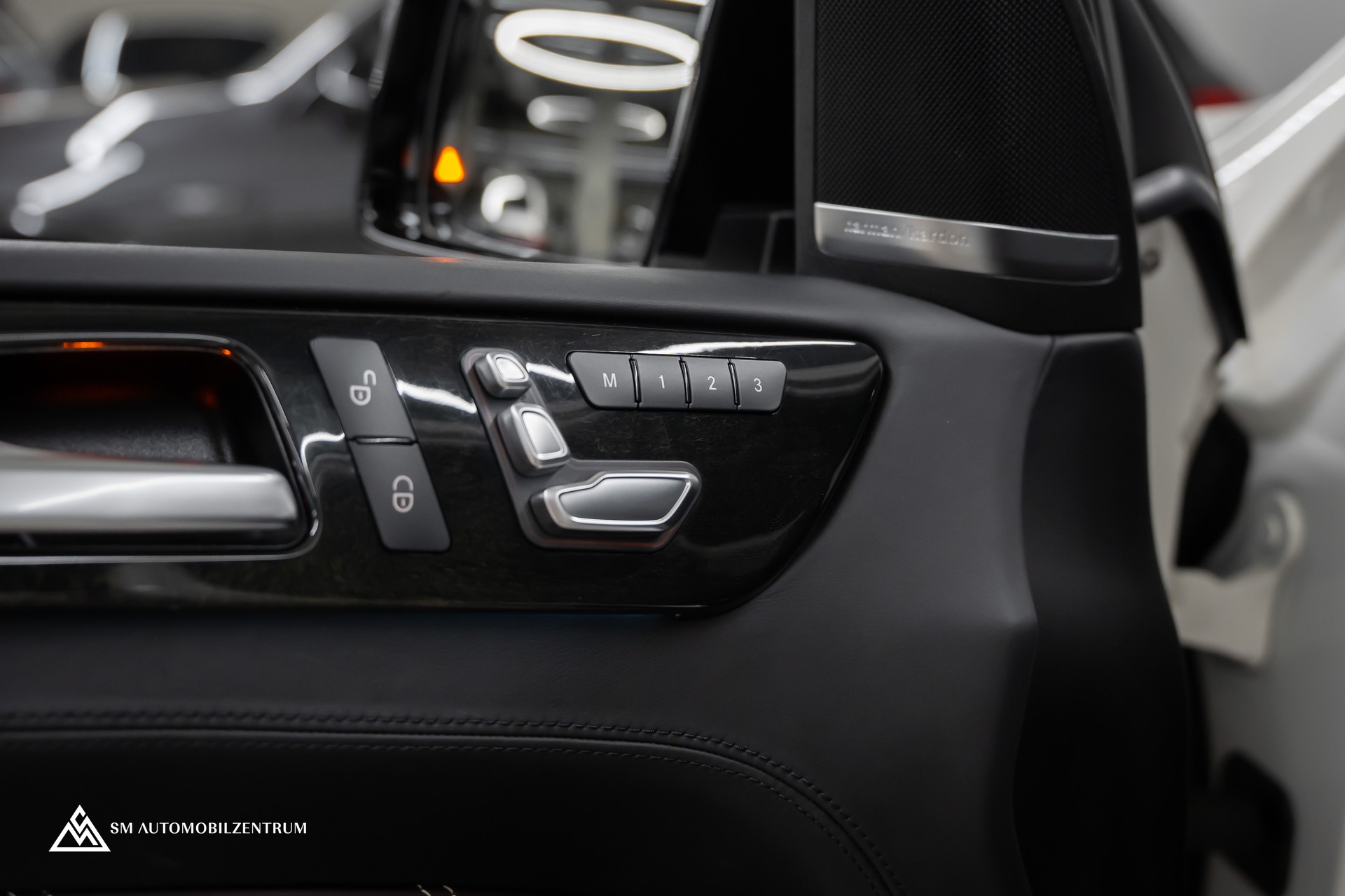 MERCEDES-BENZ GLS 63 V8 AMG / Panoramadach / 360° / Massage / Sitzbelüftung / Night Paket /-image-28