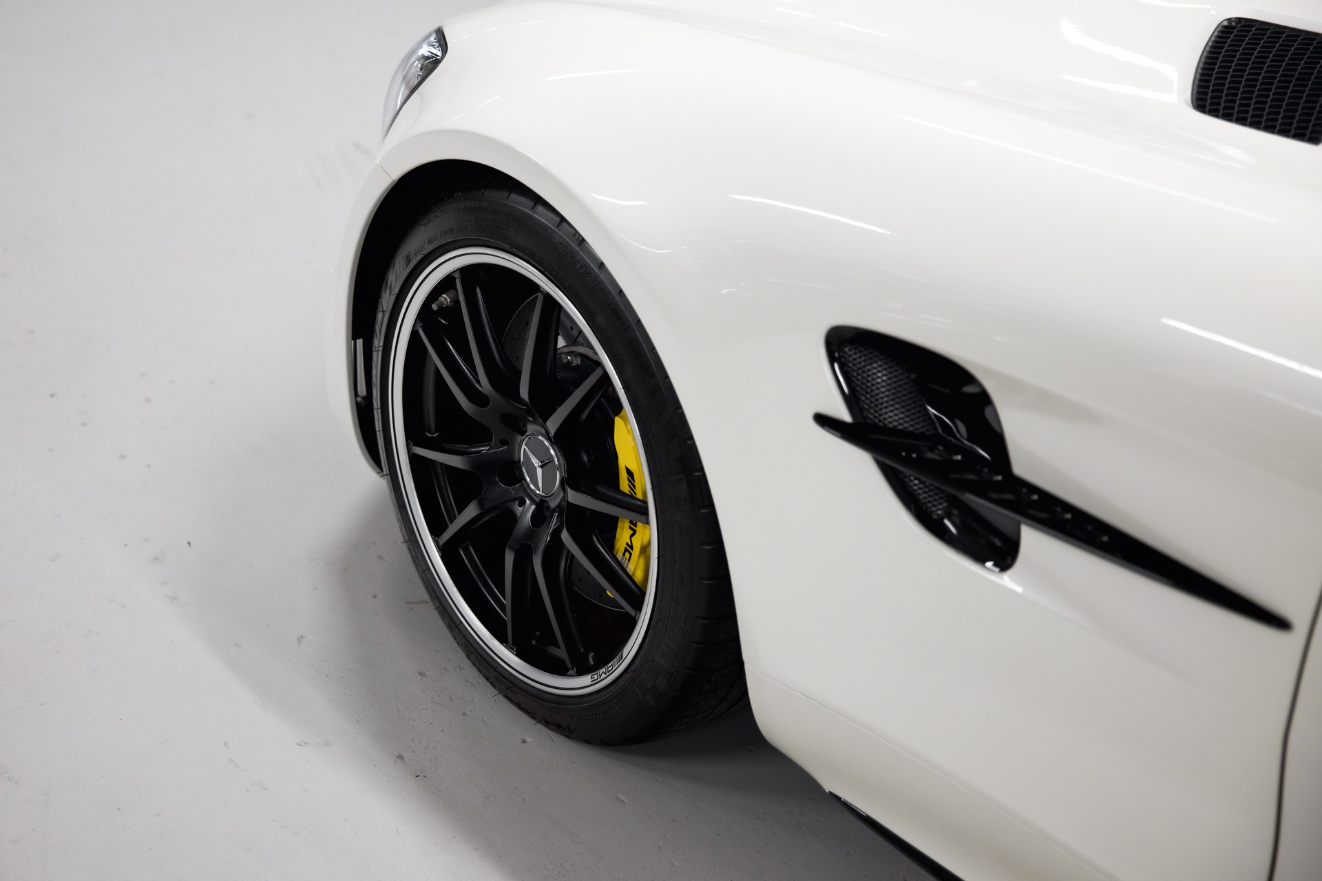 MERCEDES-BENZ AMG GT R Speedshift DCT *CH-Fhz.*-image-16