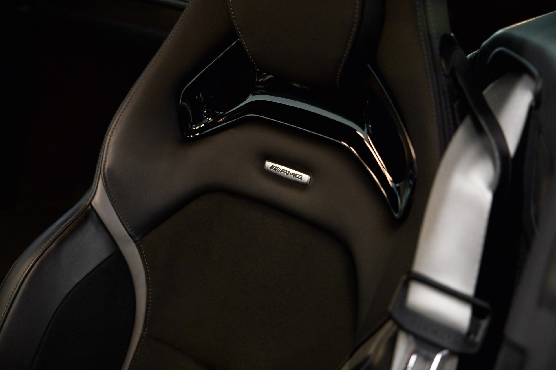 MERCEDES-BENZ AMG GT R Speedshift DCT *CH-Fhz.*-image-21
