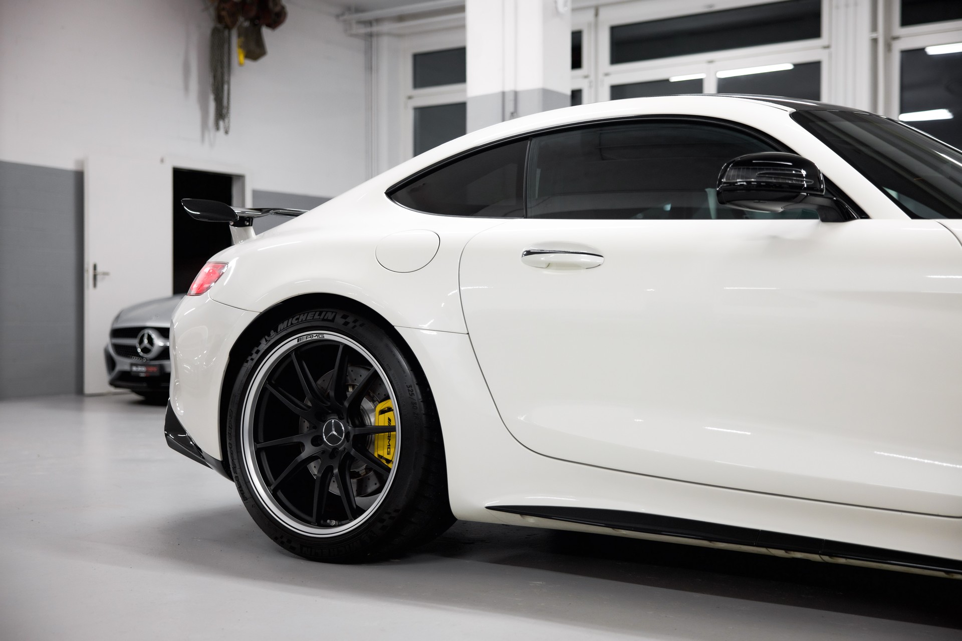 MERCEDES-BENZ AMG GT R Speedshift DCT *CH-Fhz.*-image-11