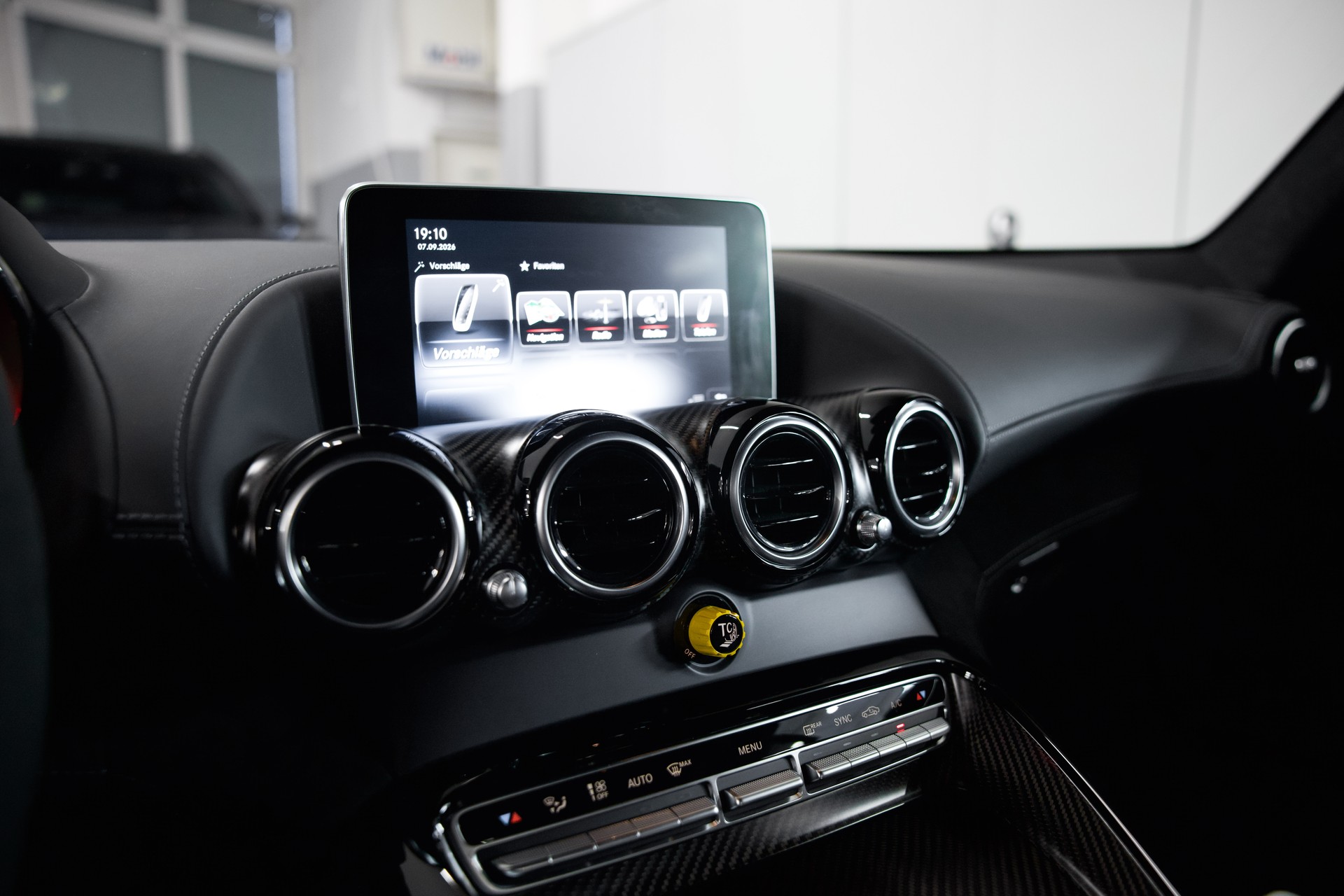 MERCEDES-BENZ AMG GT R Speedshift DCT *CH-Fhz.*-image-28