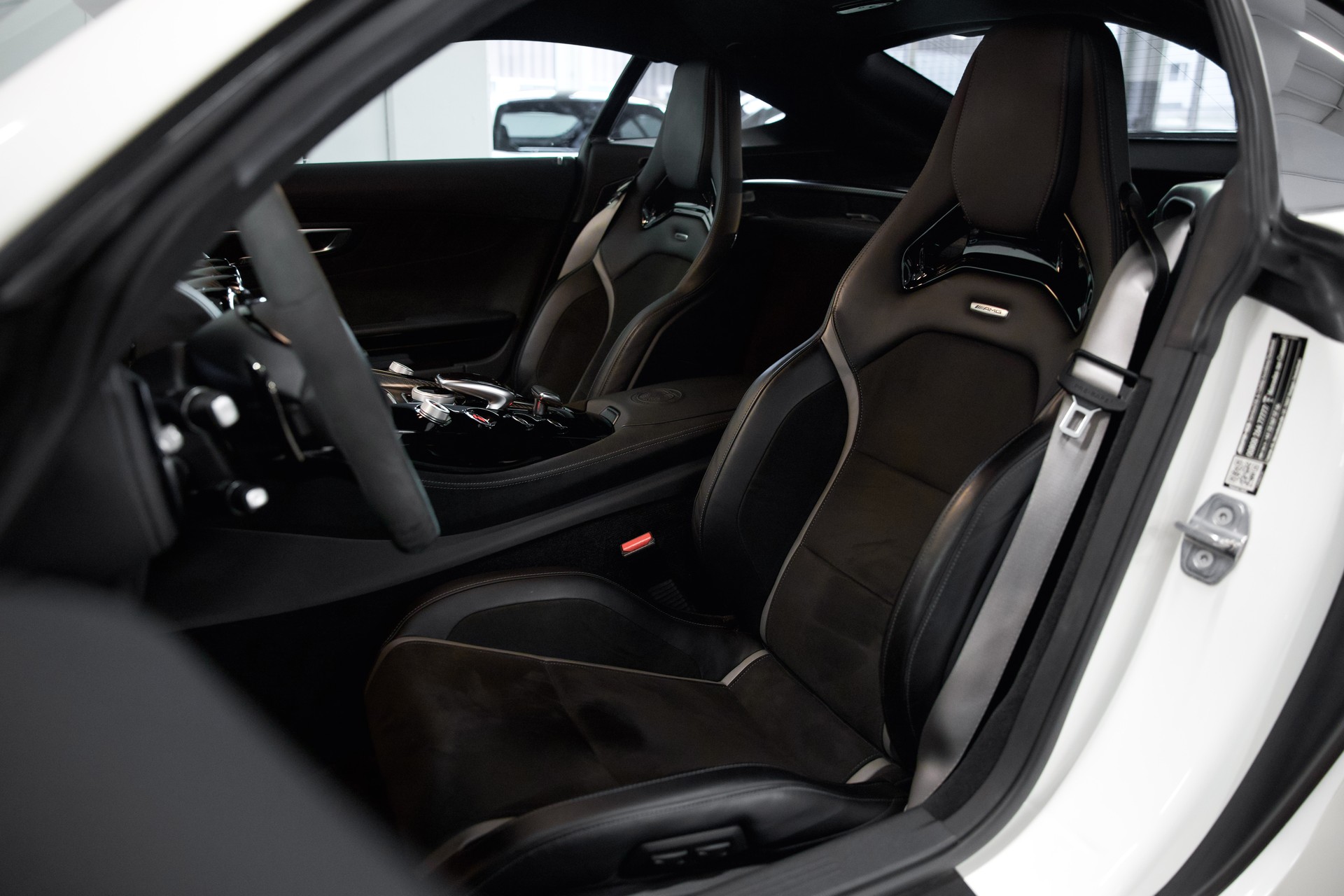 MERCEDES-BENZ AMG GT R Speedshift DCT *CH-Fhz.*-image-19