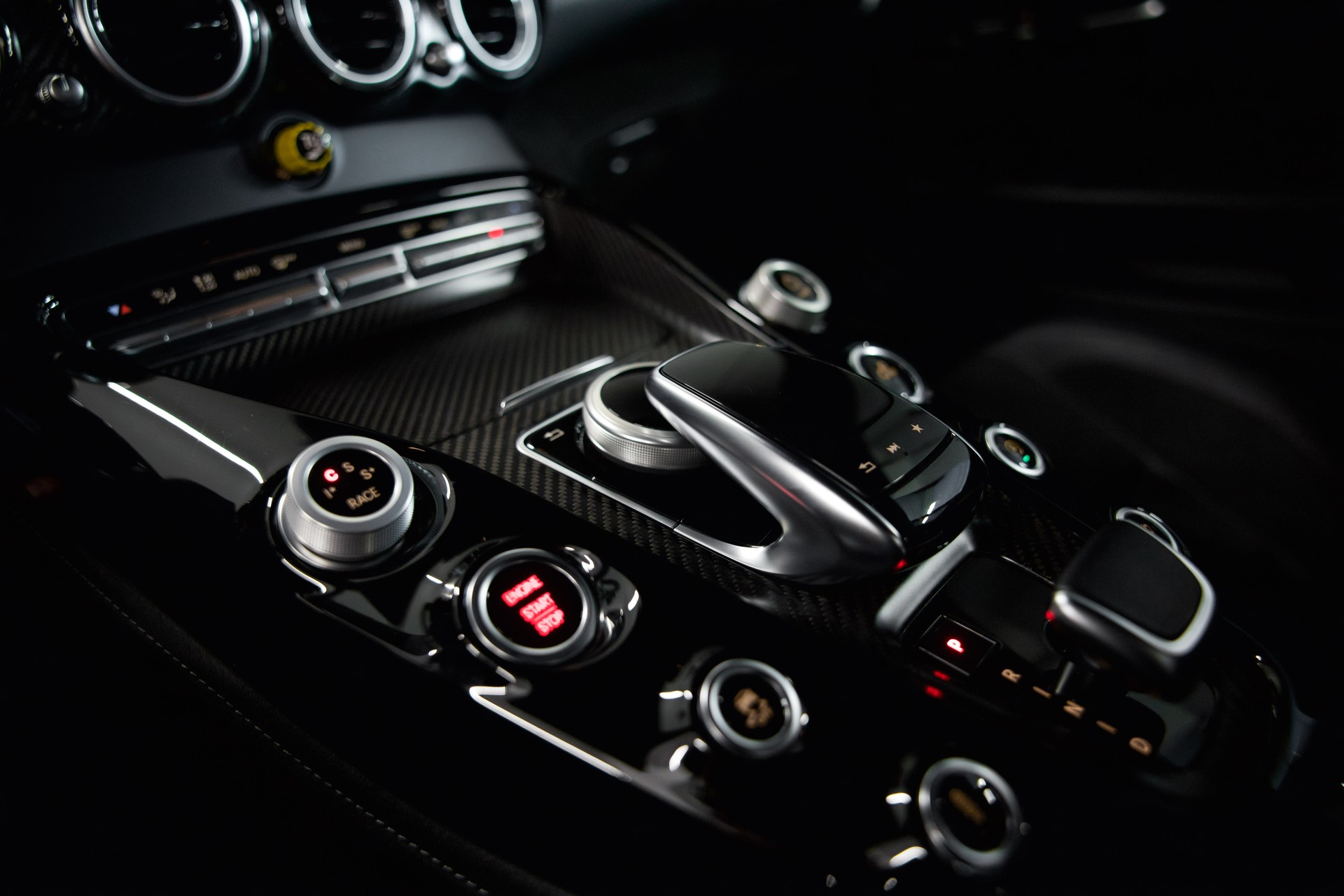 MERCEDES-BENZ AMG GT R Speedshift DCT *CH-Fhz.*-image-31