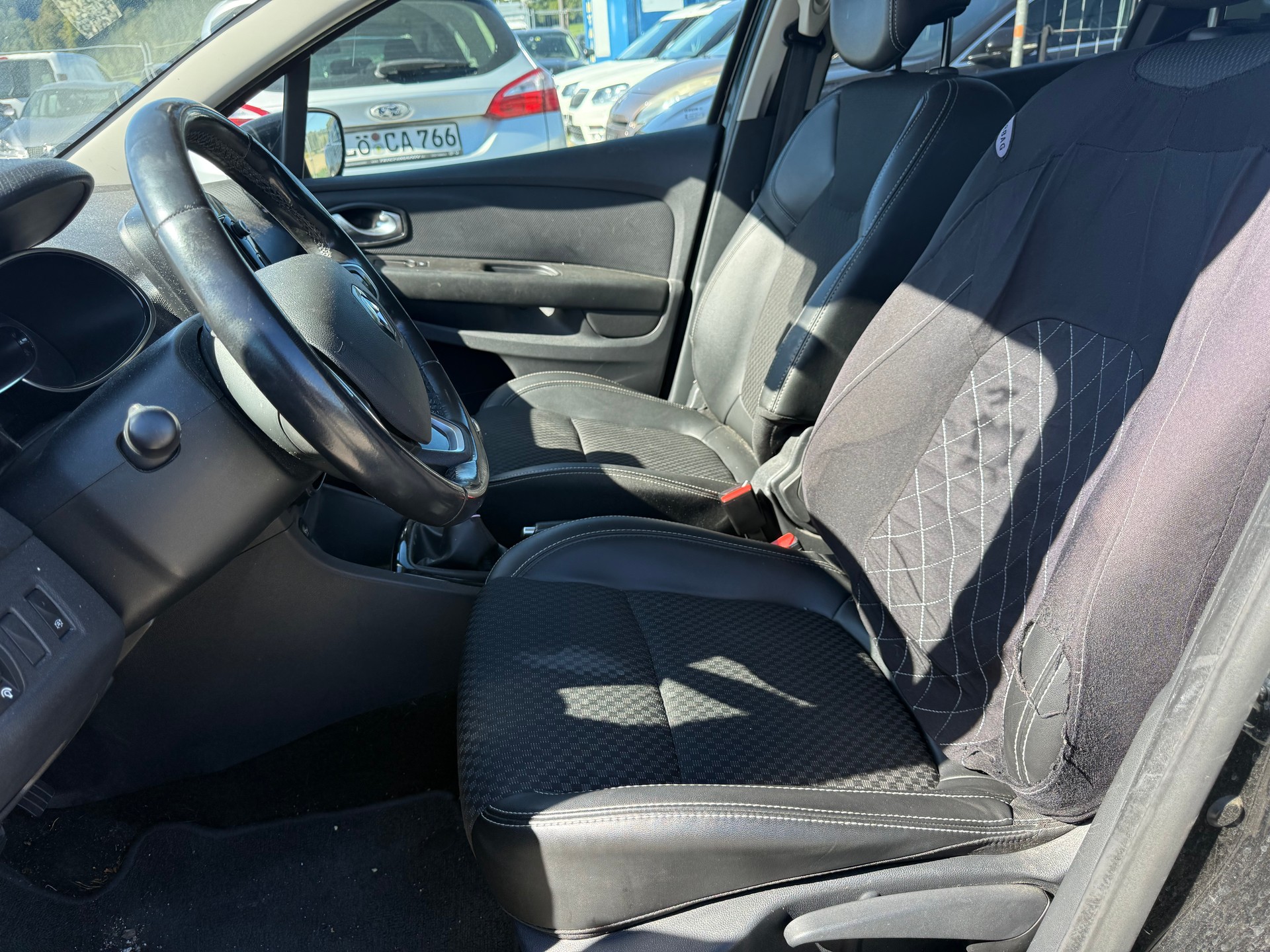 RENAULT Clio Grandtour 1.5 dCi Swiss Edition-image-8
