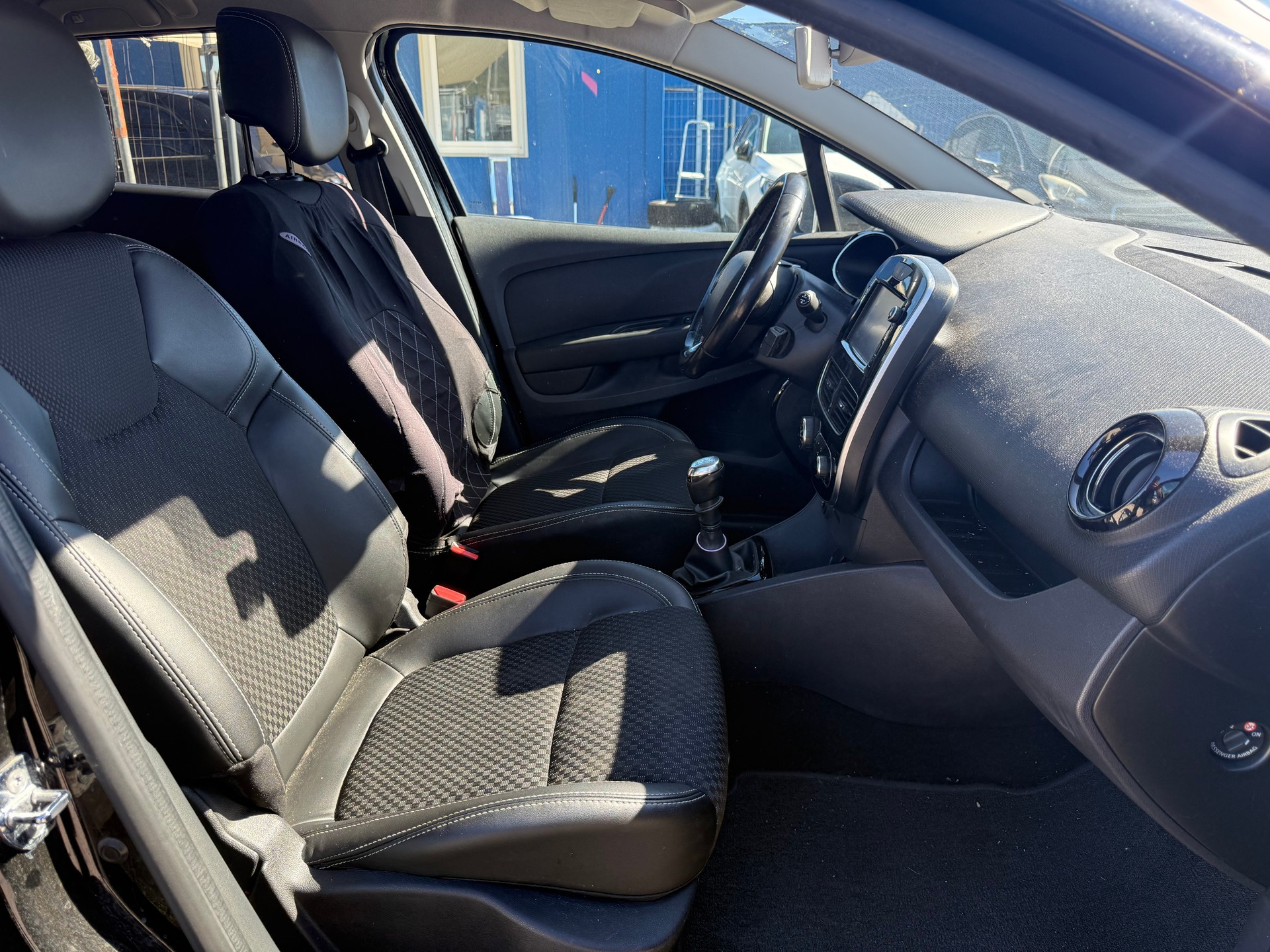 RENAULT Clio Grandtour 1.5 dCi Swiss Edition-image-9