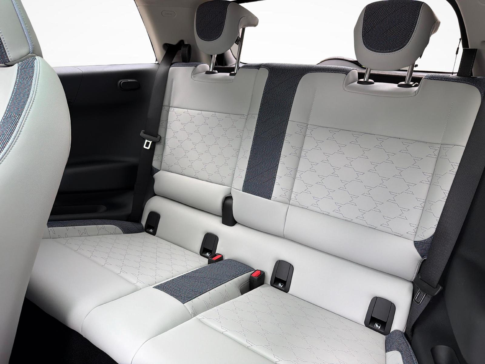MINI J01 Cooper SE-image-17
