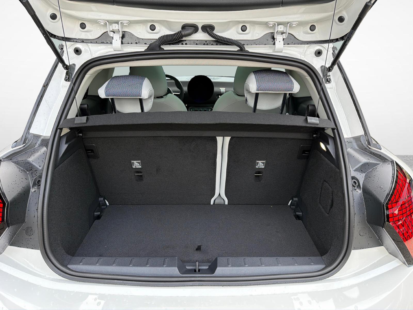 MINI J01 Cooper SE-image-18