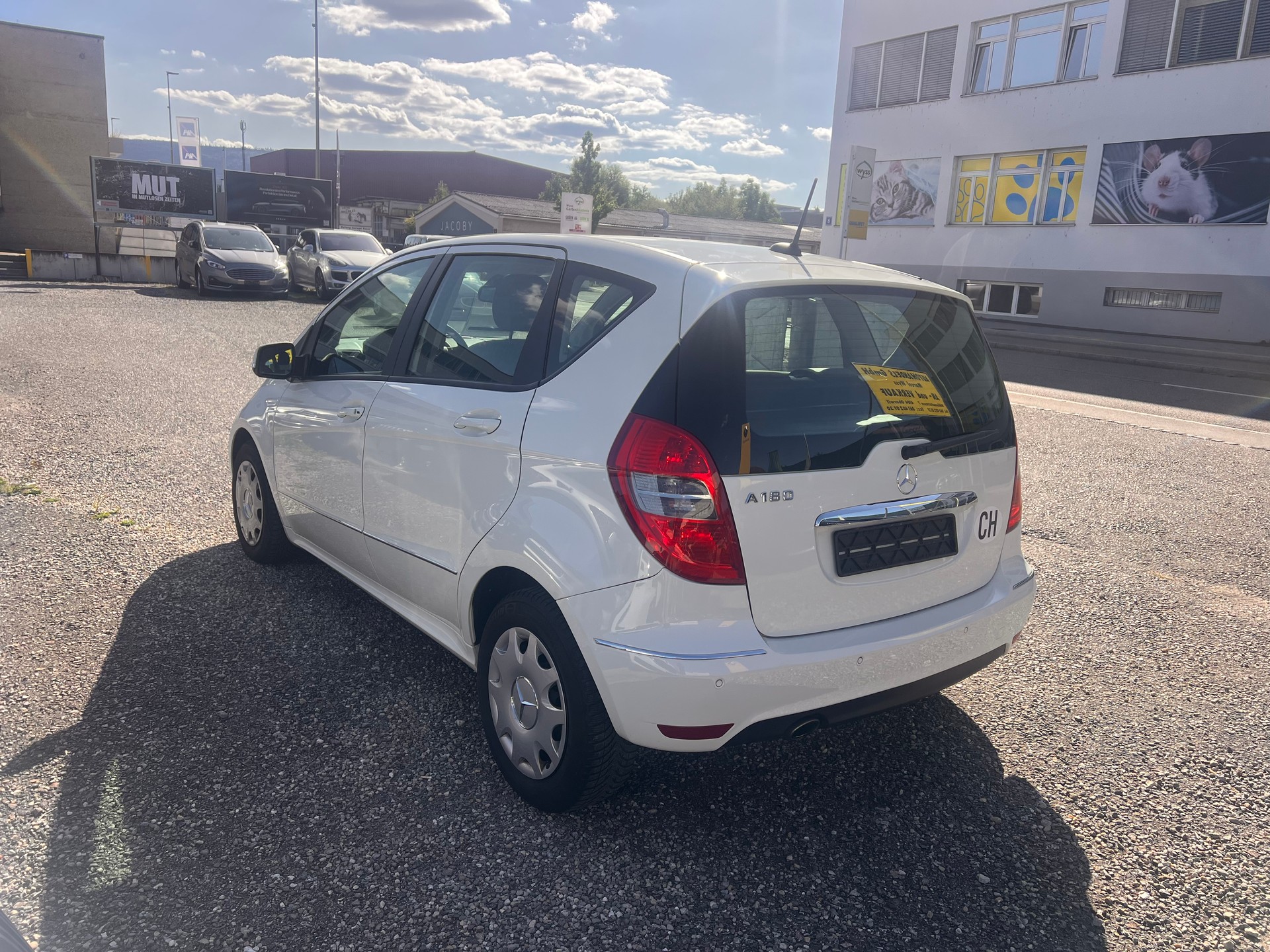 MERCEDES-BENZ A 180 Avantgarde Selection Autotronic-image-5