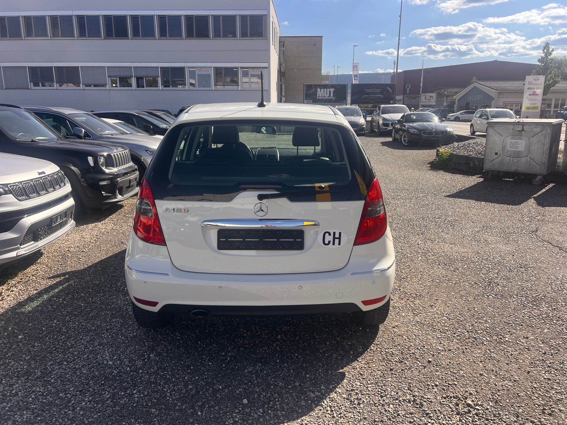 MERCEDES-BENZ A 180 Avantgarde Selection Autotronic-image-3