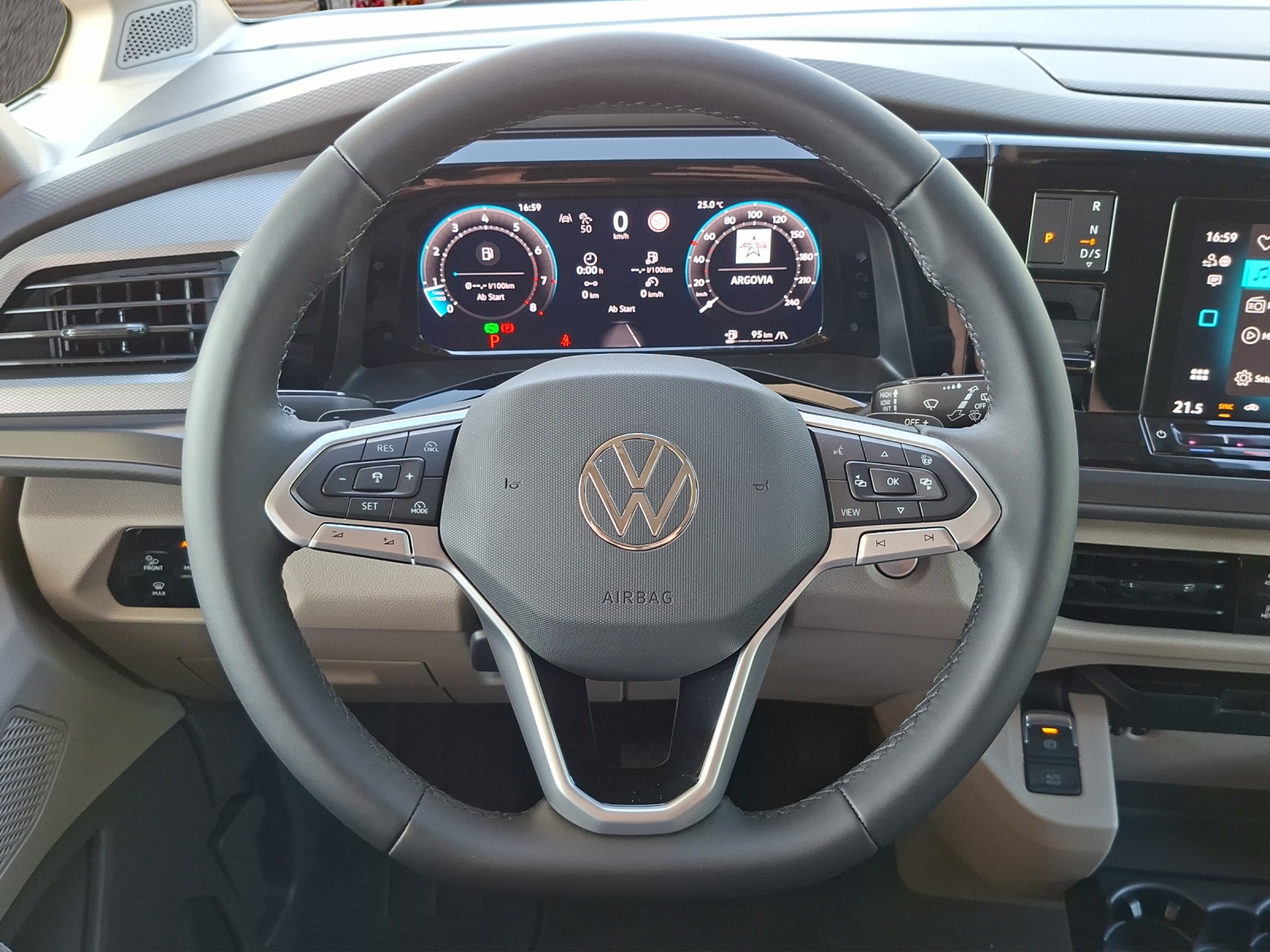 VW California 2.0 TSI Beach Tour Liberty-image-12