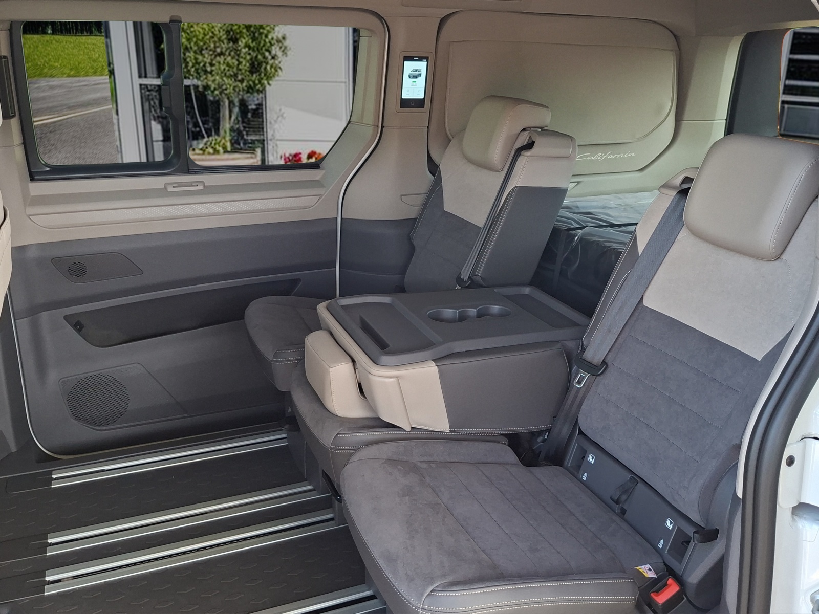 VW California 2.0 TSI Beach Tour Liberty-image-21