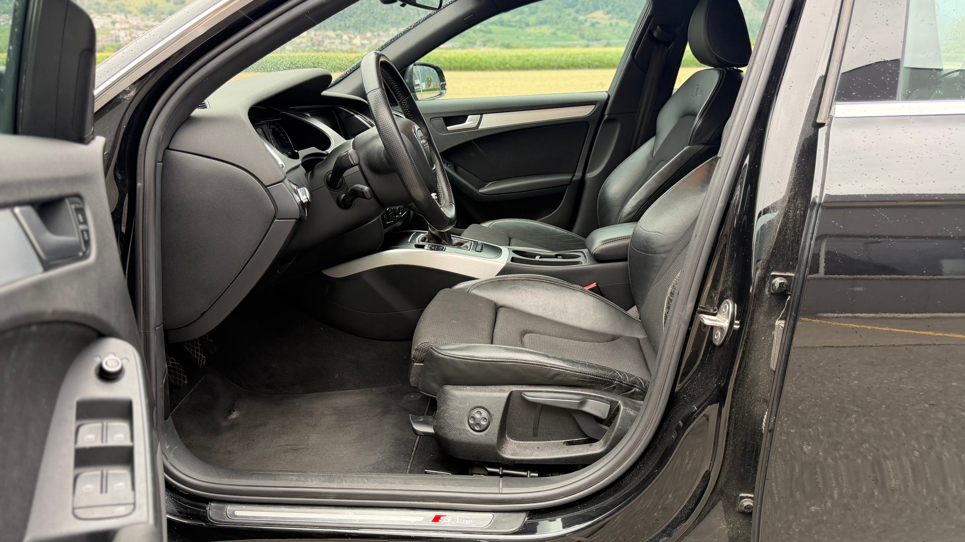 AUDI A4 Avant 2.0 TDI quattro-image-8