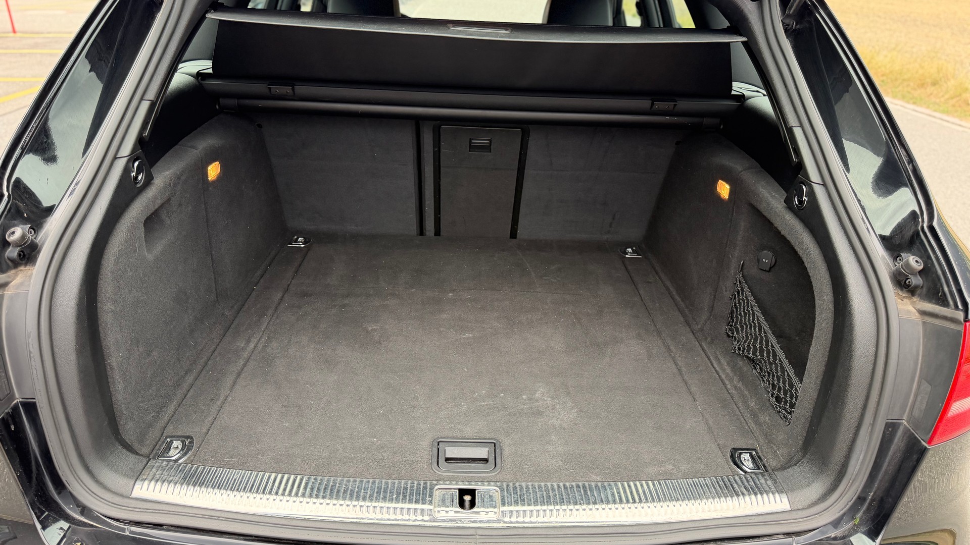 AUDI A4 Avant 2.0 TDI quattro-image-15