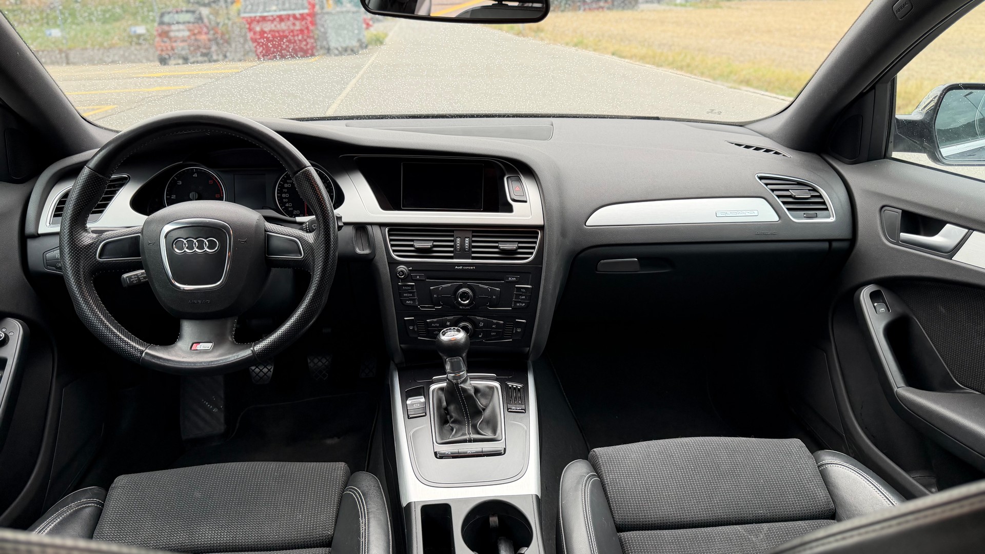 AUDI A4 Avant 2.0 TDI quattro-image-11