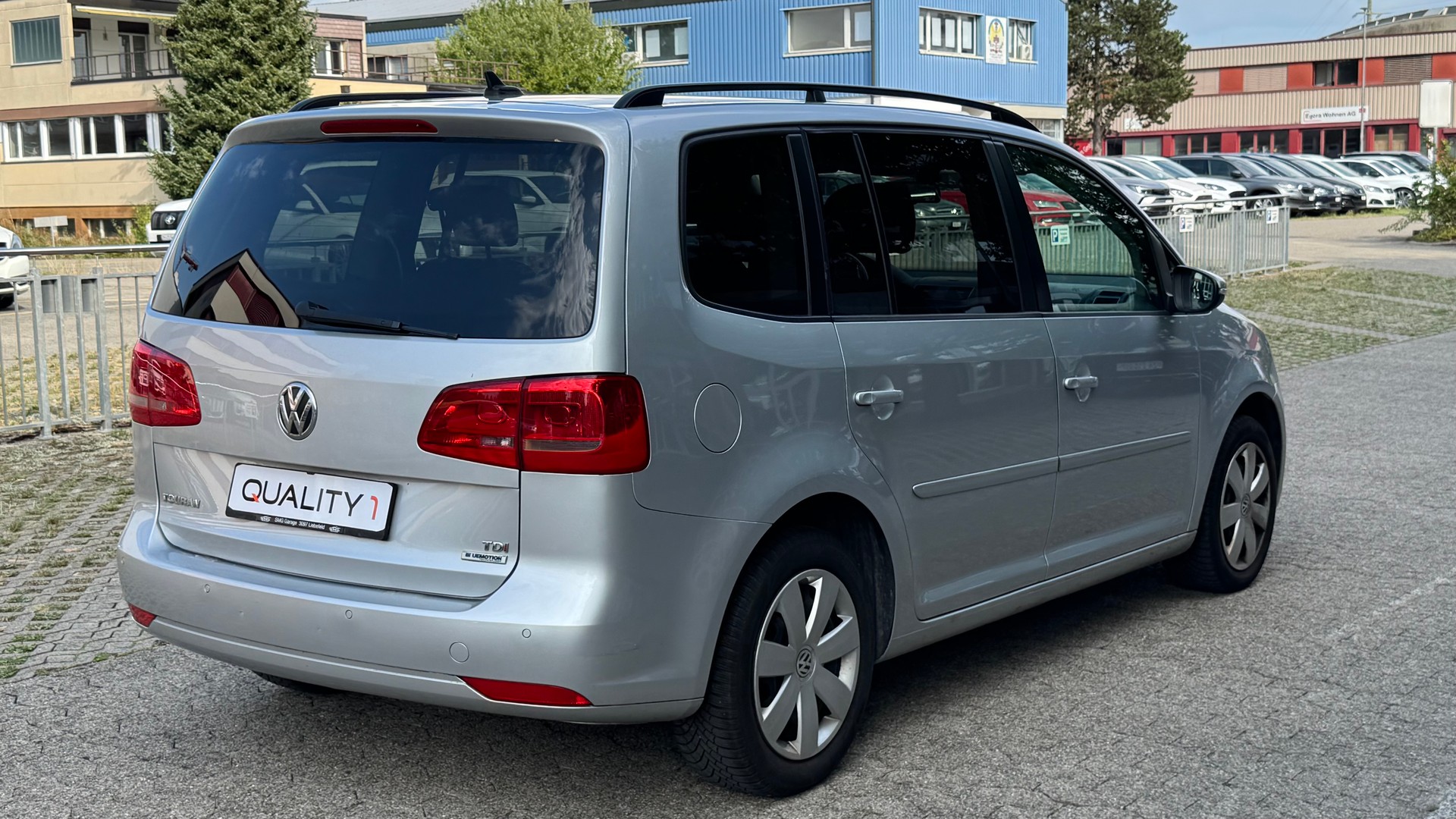 VW Touran 1.6 TDI BlueMotion Technology Design DSG-image-3