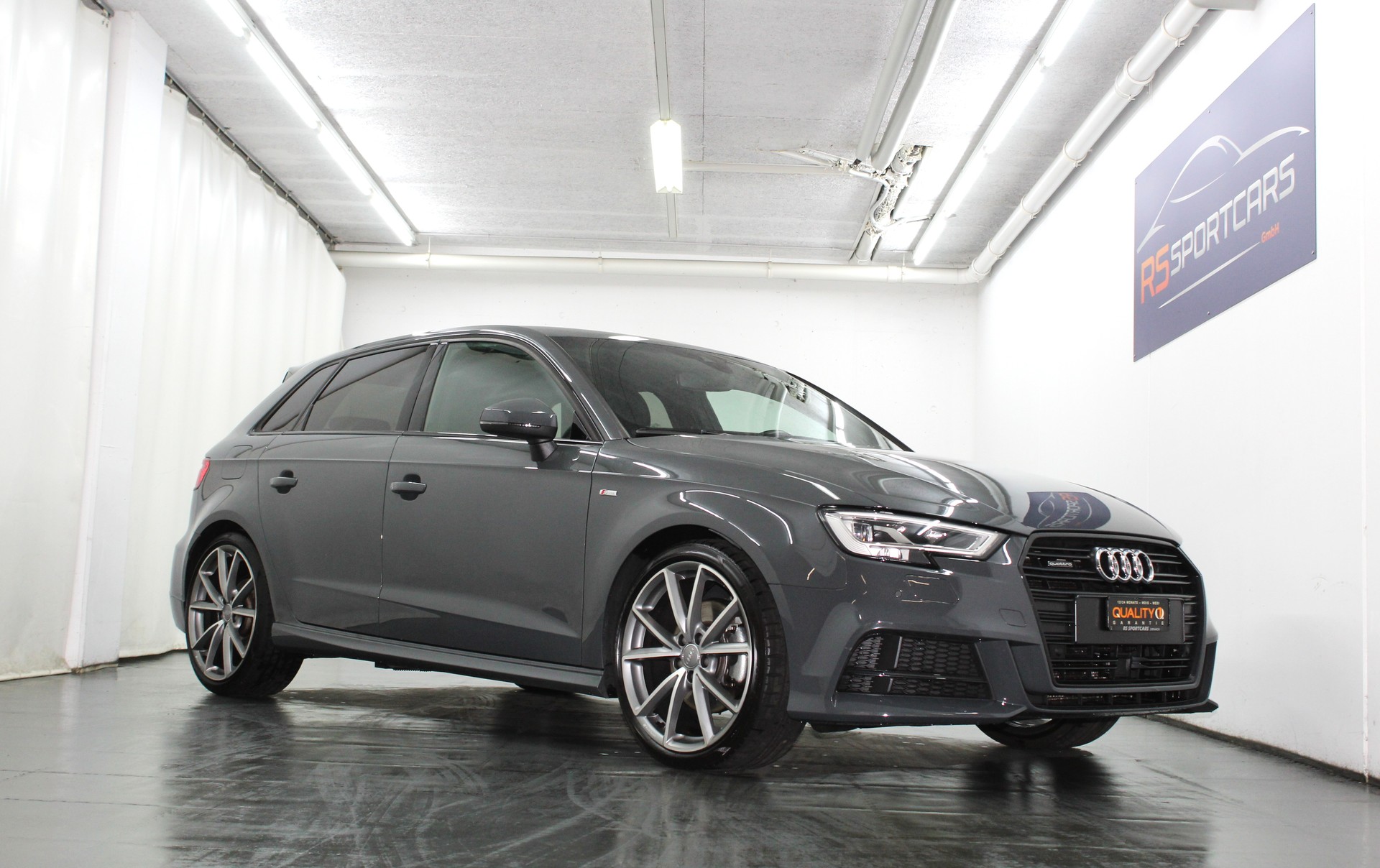 AUDI A3 Sportback 2.0 TFSI Sport quattro S-tronic S line Sportpaket / CH-Fahrzeug-image-0