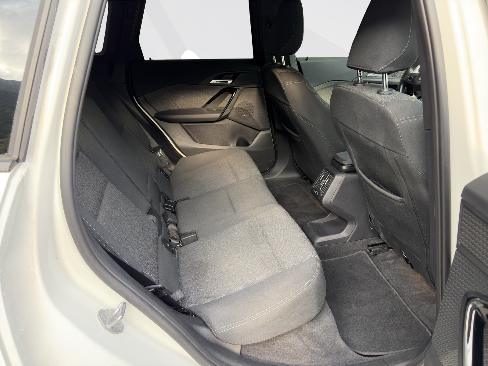 BMW iX1 xDrive30-image-19