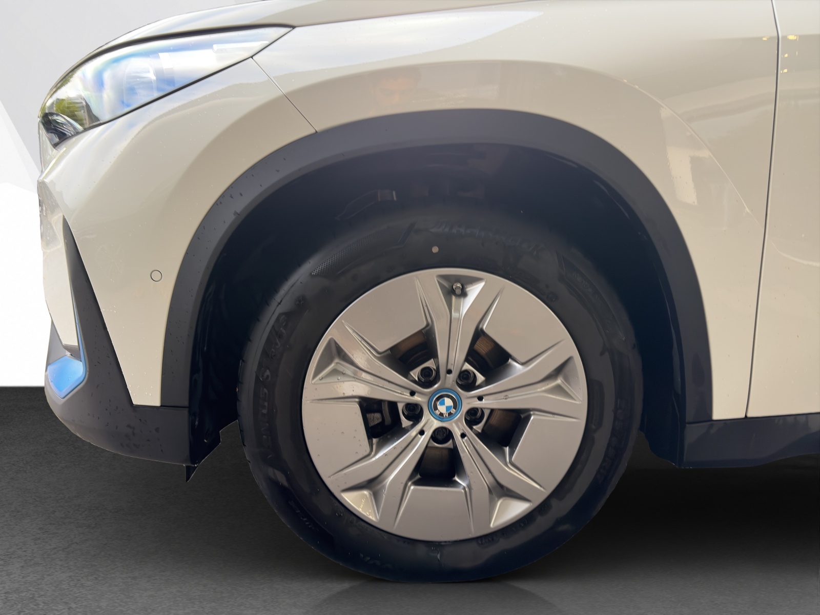 BMW iX1 xDrive30-image-20