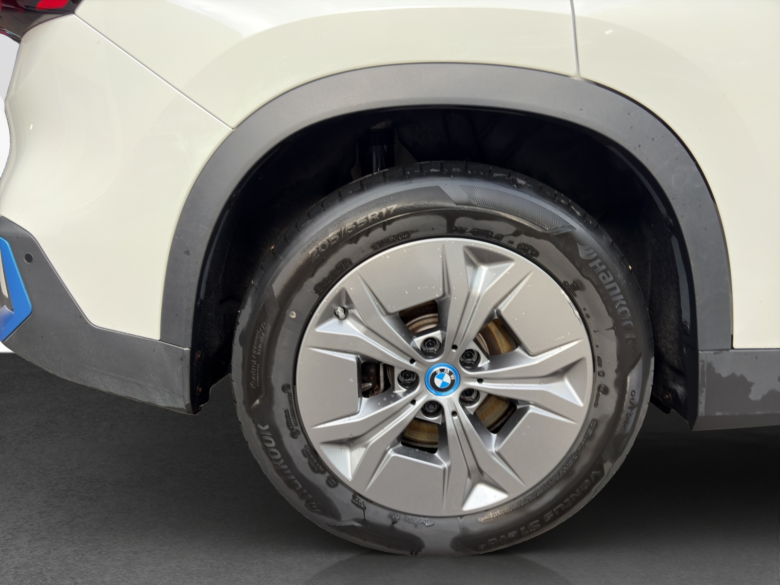BMW iX1 xDrive30-image-22