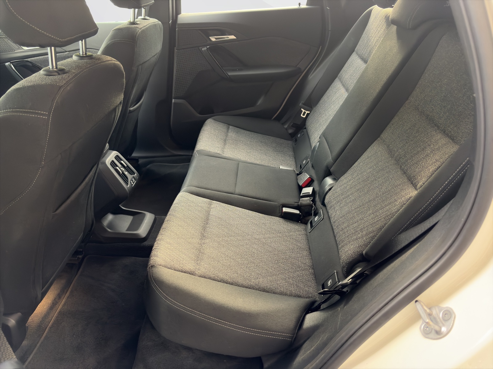BMW iX1 xDrive30-image-17