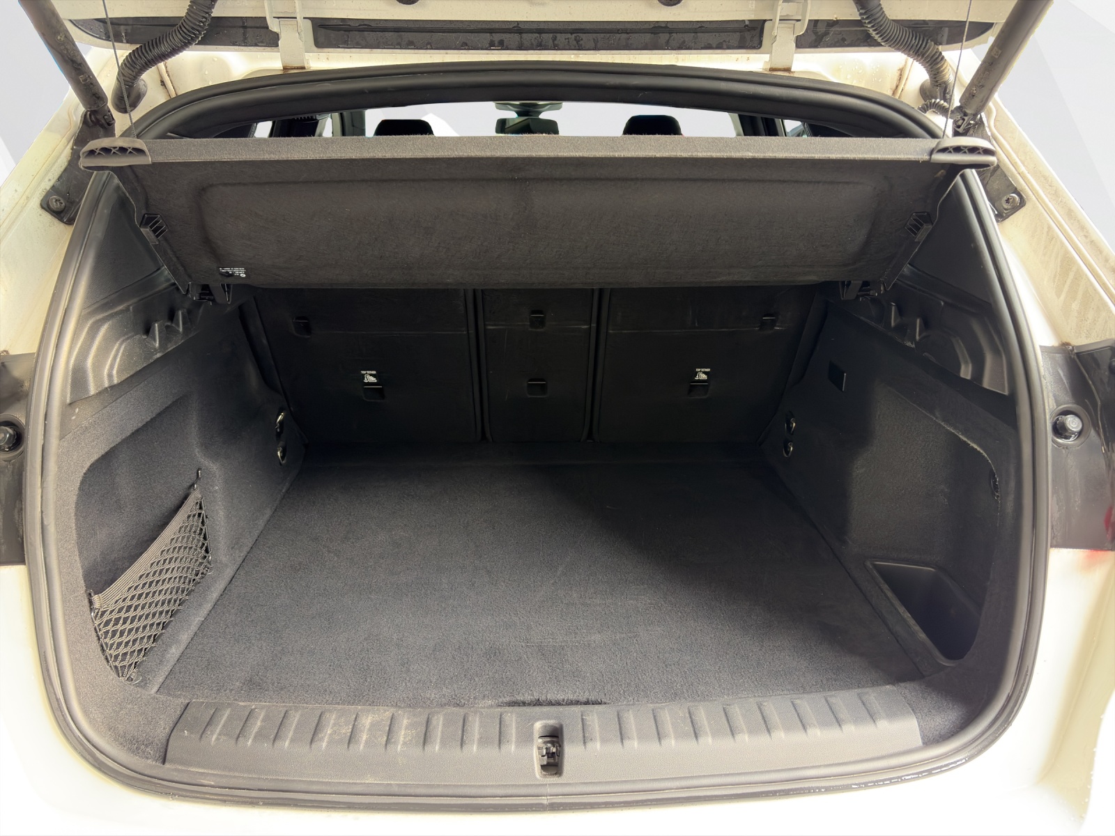 BMW iX1 xDrive30-image-18